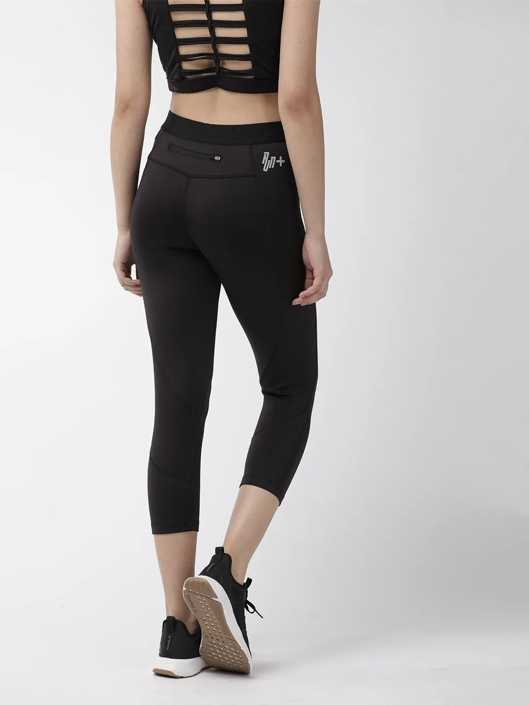 Alcis Women Black Solid Cropped Tights