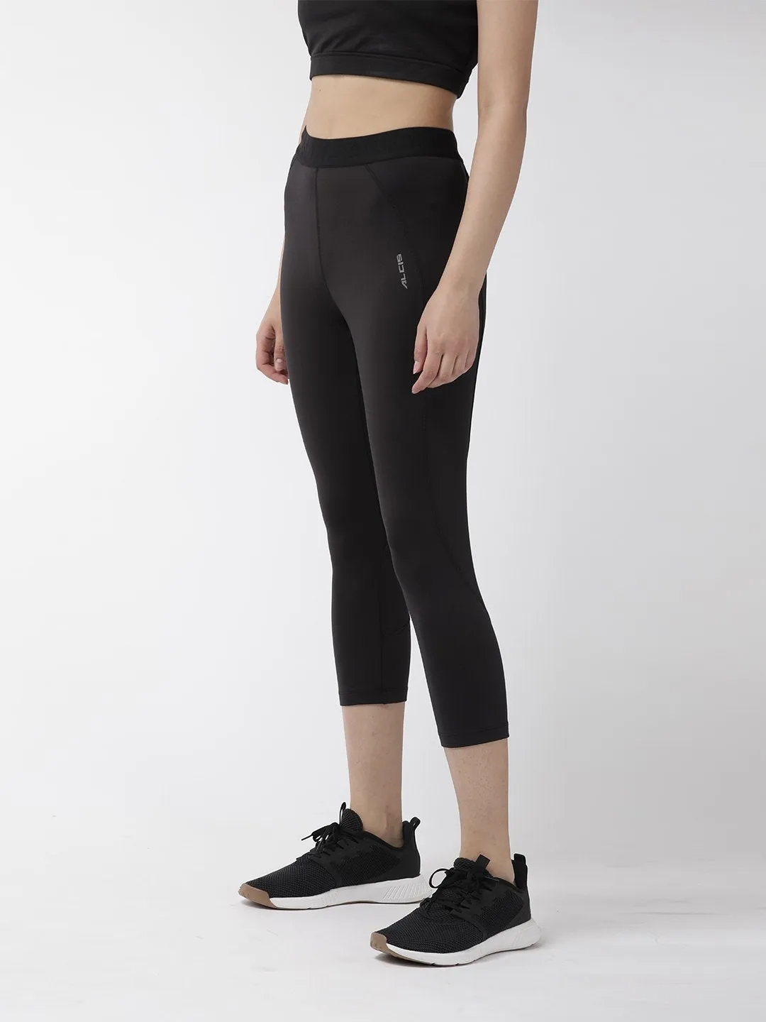 Alcis Women Black Solid Cropped Tights