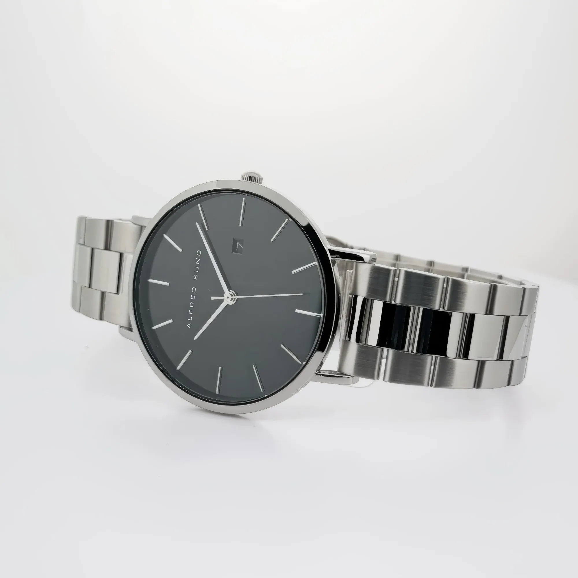Alfred Sung Metropolitan Date Black Dial Silver Bracelet watch