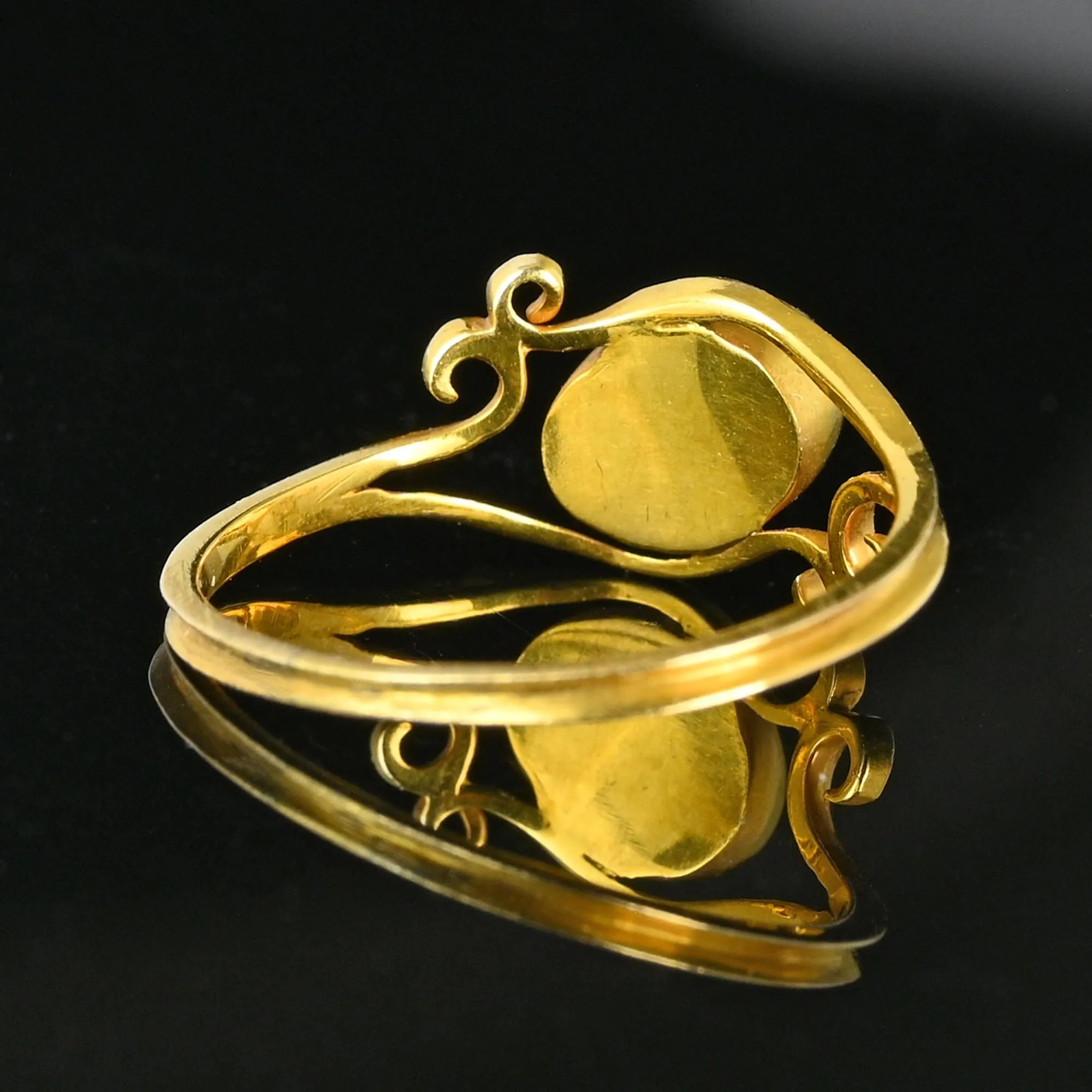 Antique 18K Gold Cabochon Garnet Ring