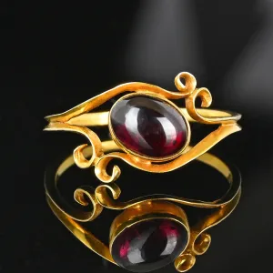 Antique 18K Gold Cabochon Garnet Ring