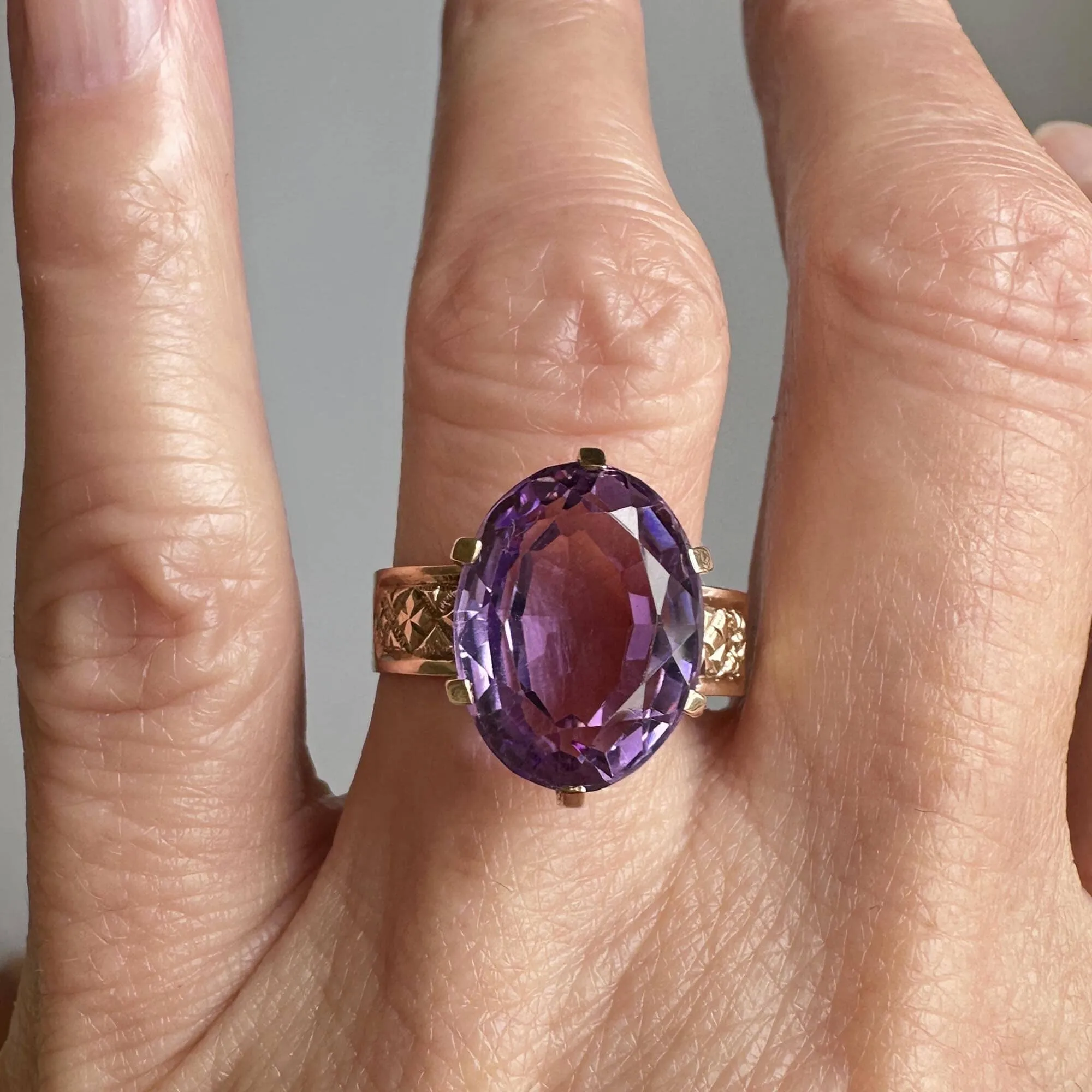 Antique Edwardian 7 Ct Natural Amethyst Solitaire Ring in Gold