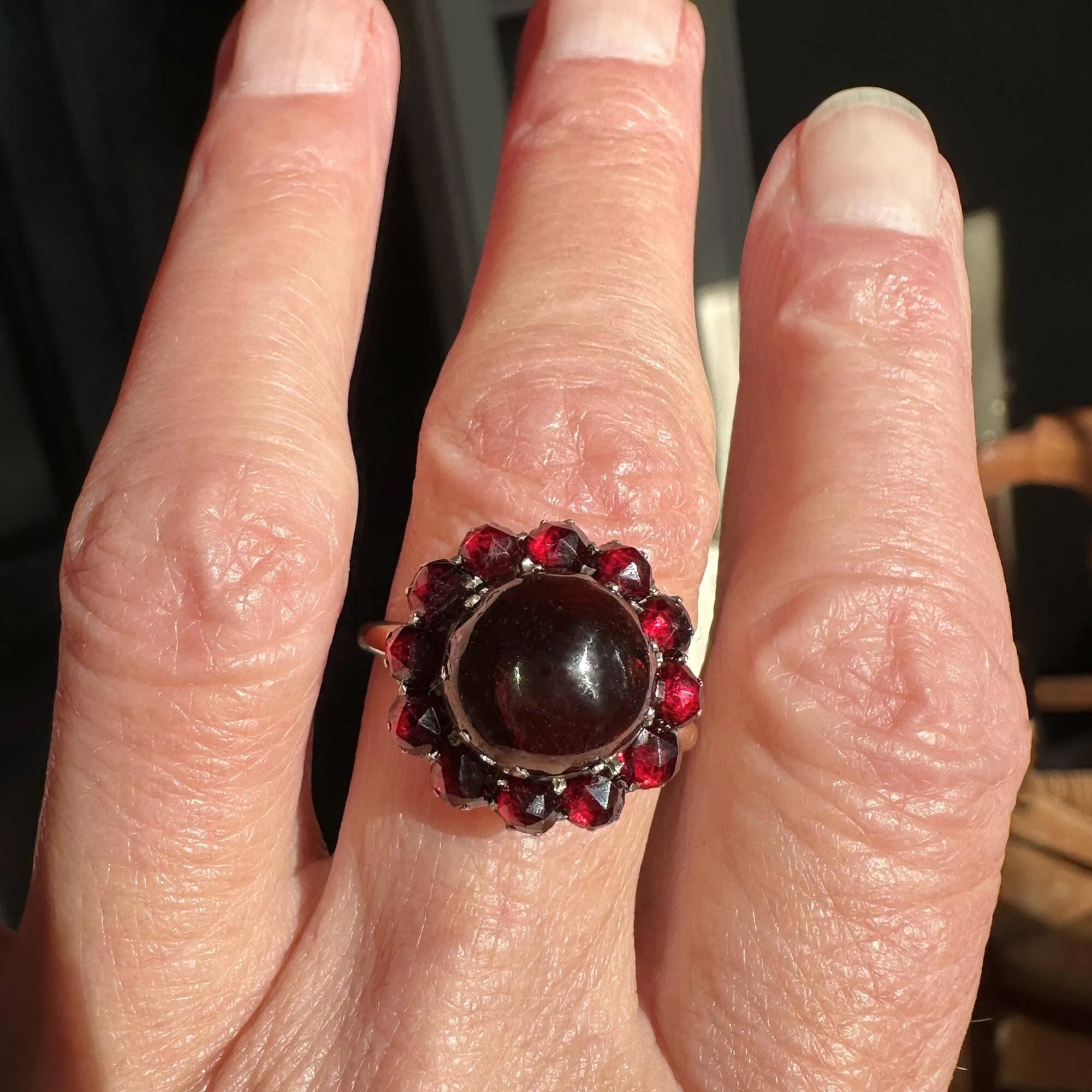 Antique Victorian 14K Gold Garnet Cabochon Ring