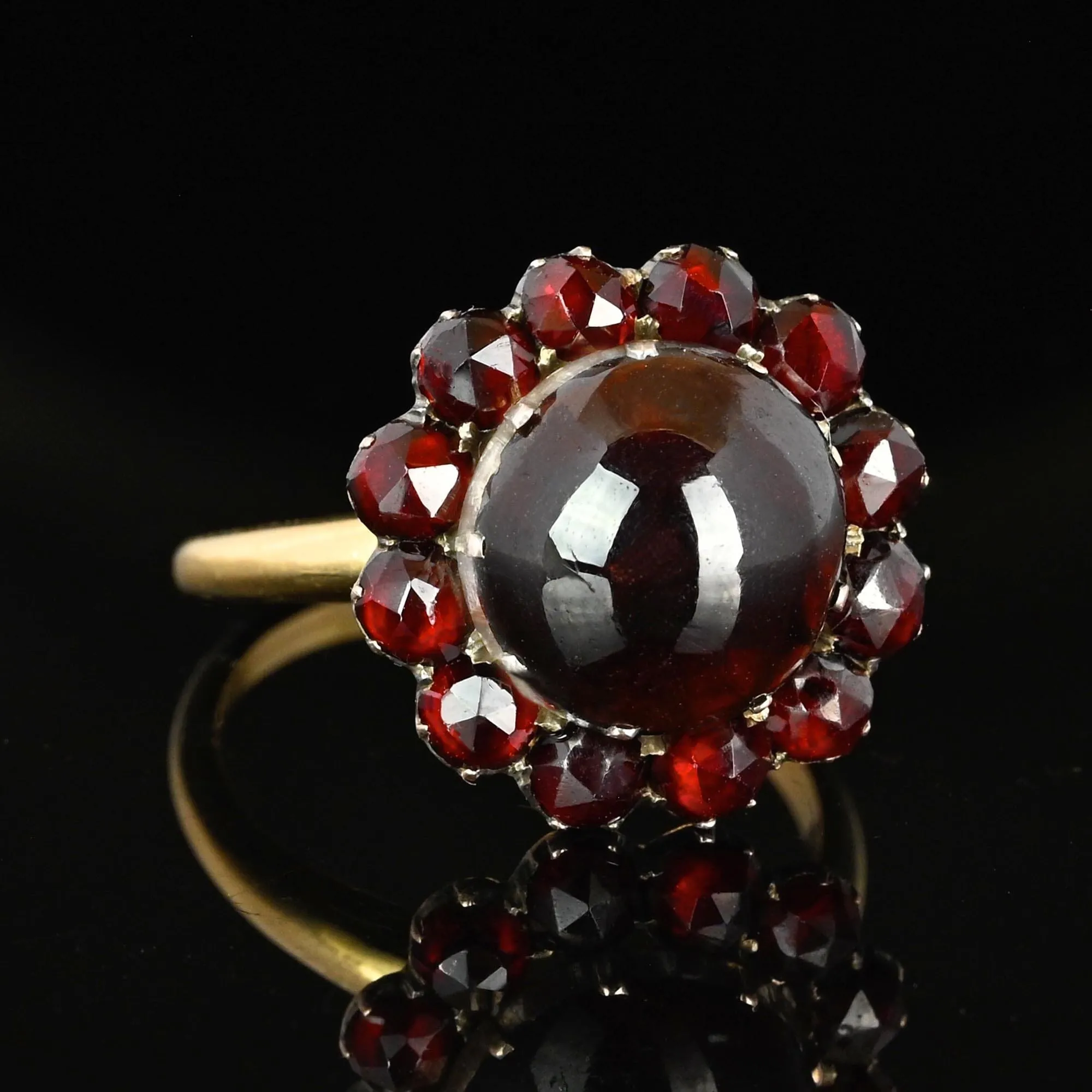 Antique Victorian 14K Gold Garnet Cabochon Ring
