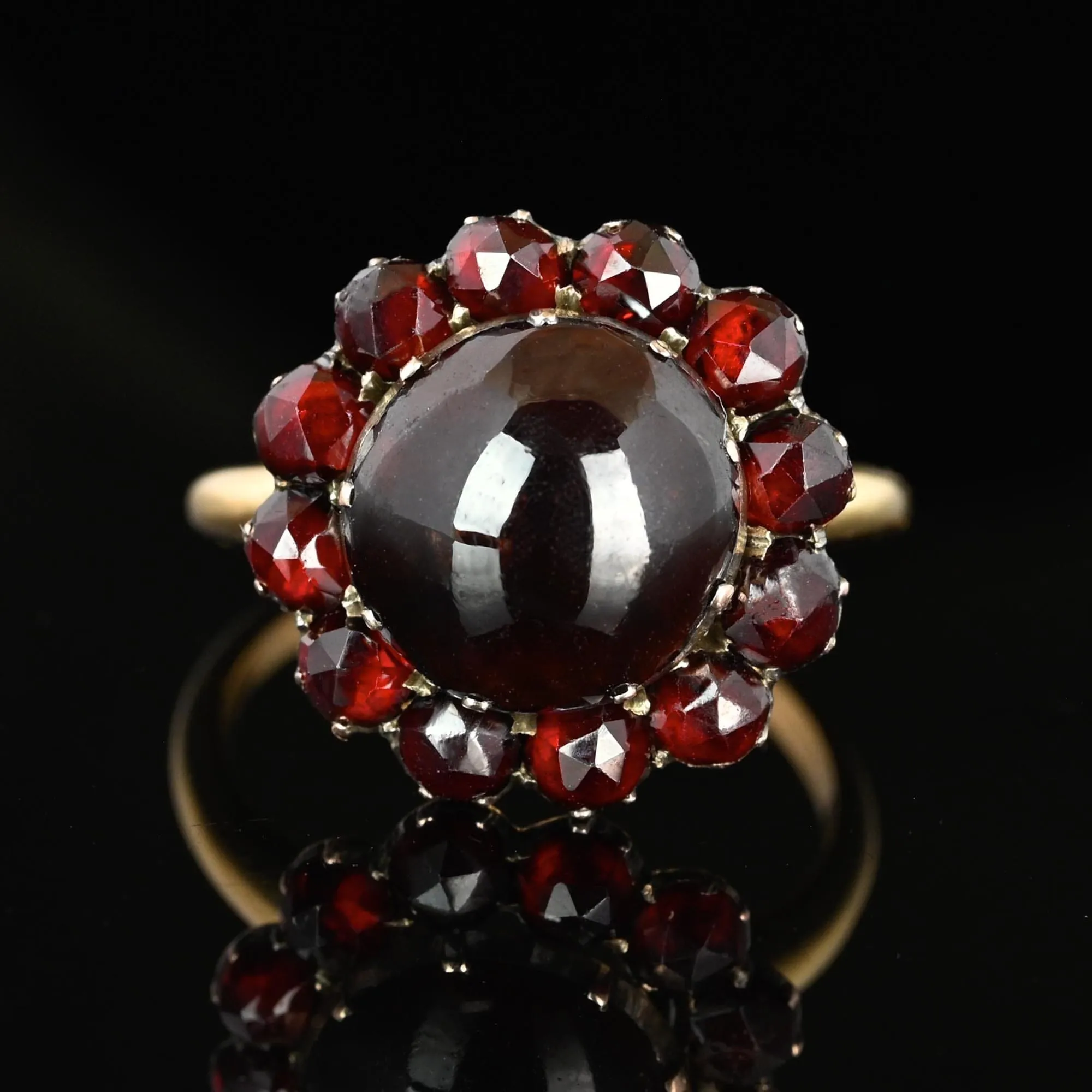 Antique Victorian 14K Gold Garnet Cabochon Ring