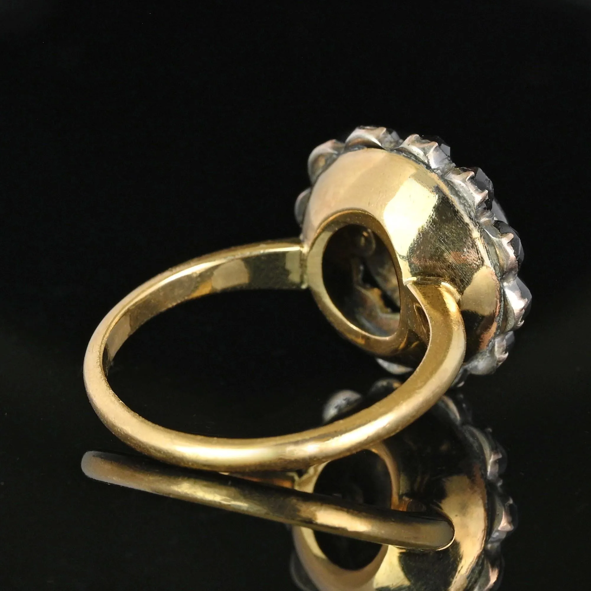 Antique Victorian 14K Gold Garnet Cabochon Ring