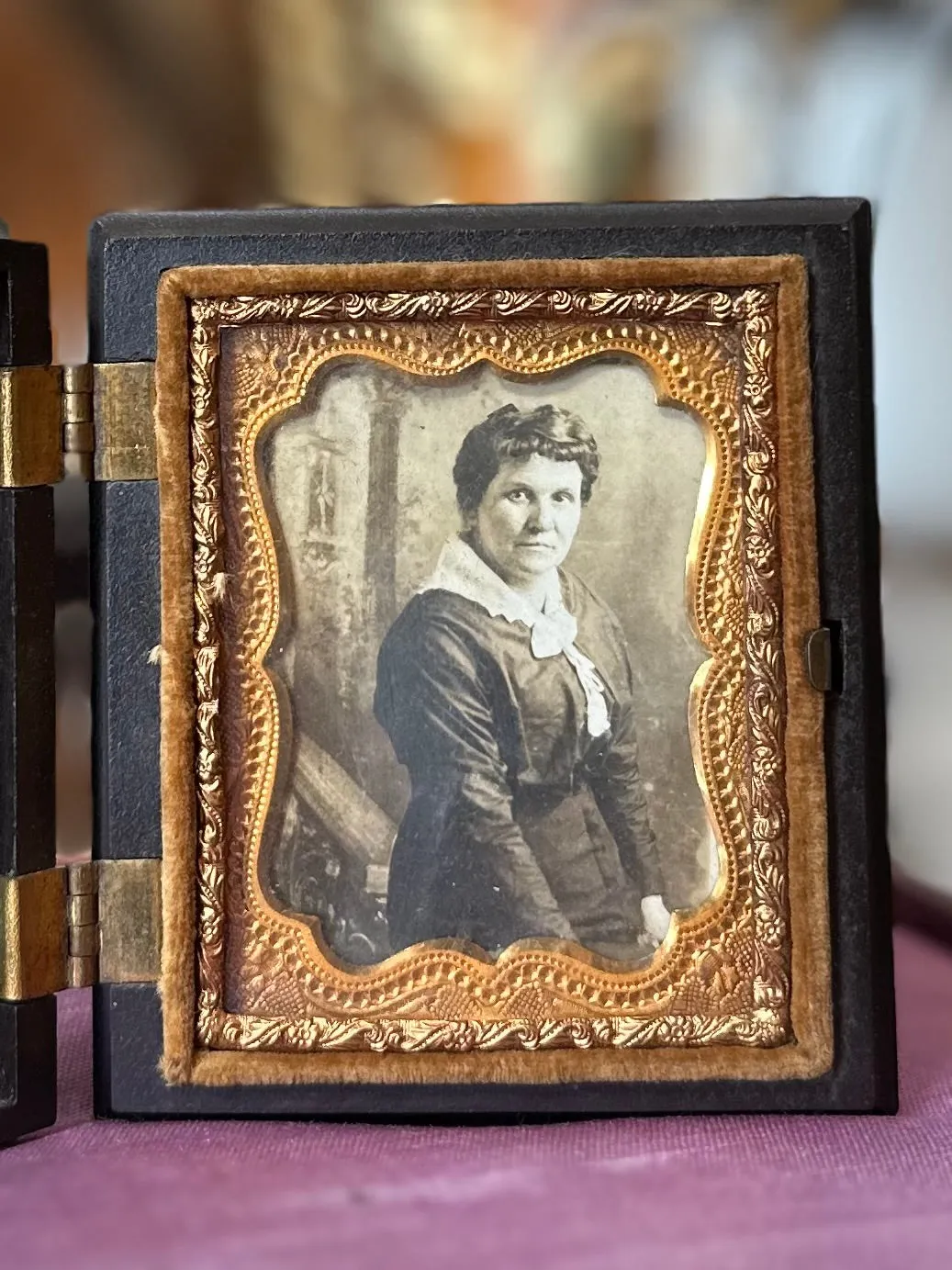 Antique Woman Daguerreotype Ambrotype Gutta Purcha Case Burgundy Velvet Photograph Portrait