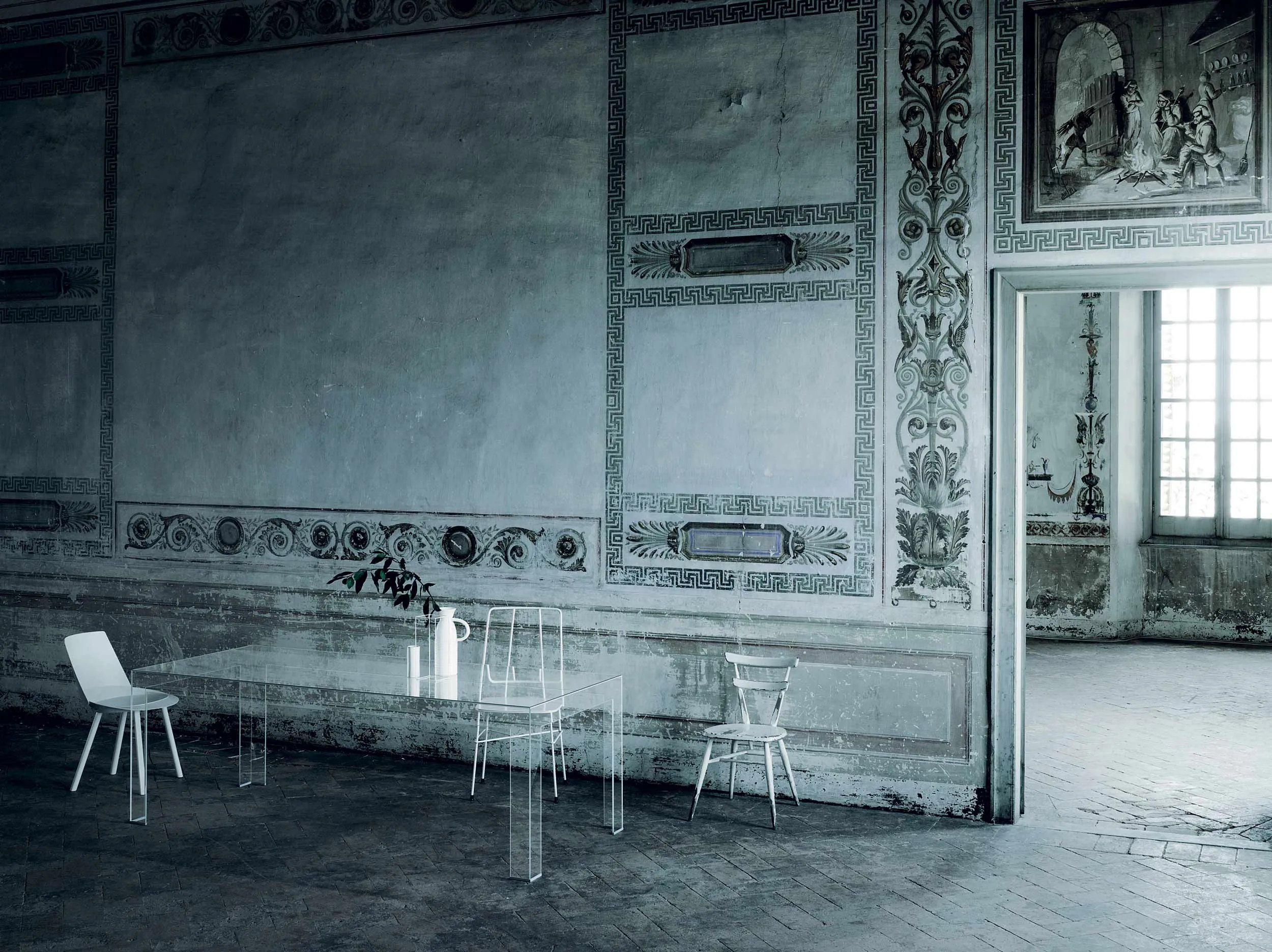 Atlantis High Glass Dining Table