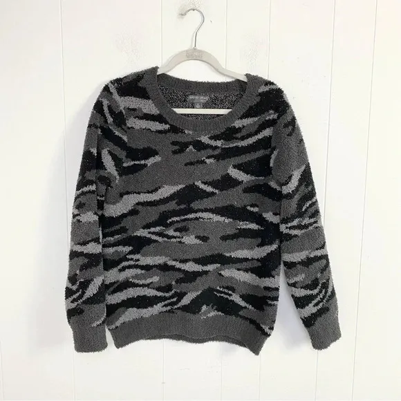 Barefoot Dreams Cozy Chic Seaside Crew Neck Zebra Camo Super Soft Sweater Small