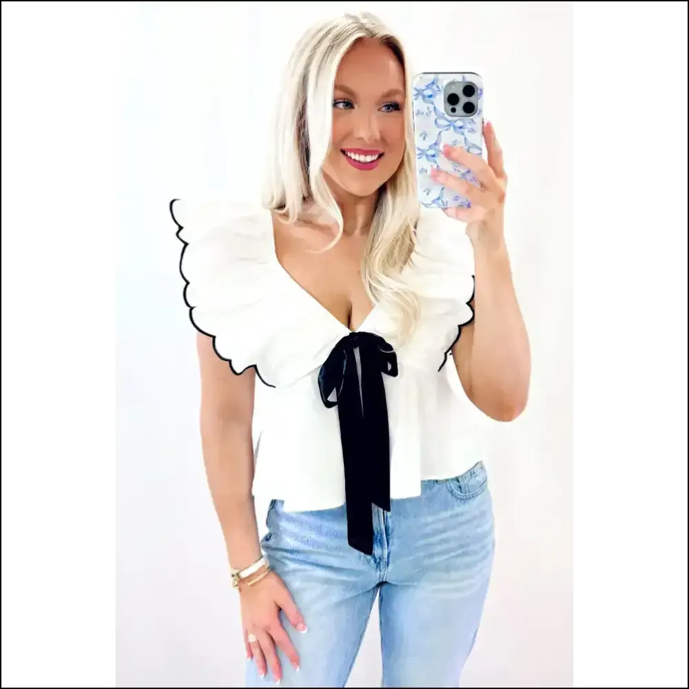 Chic White Bow: Instant Fashionista  (needful Things) 😈