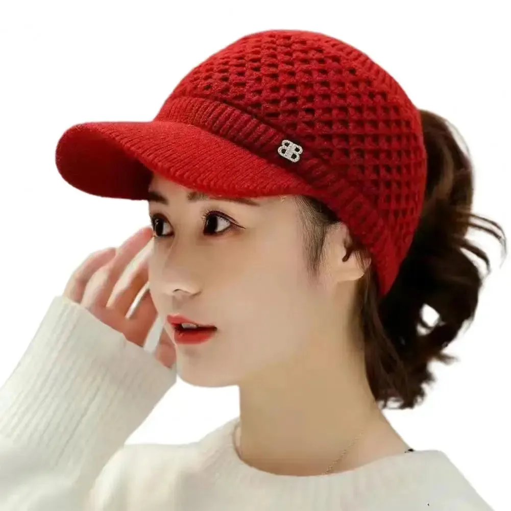Cozy Fashion Winter Thermal Ladies Knit Cap Solid Color Ladies Hat Casual Winter hat for Outdoor