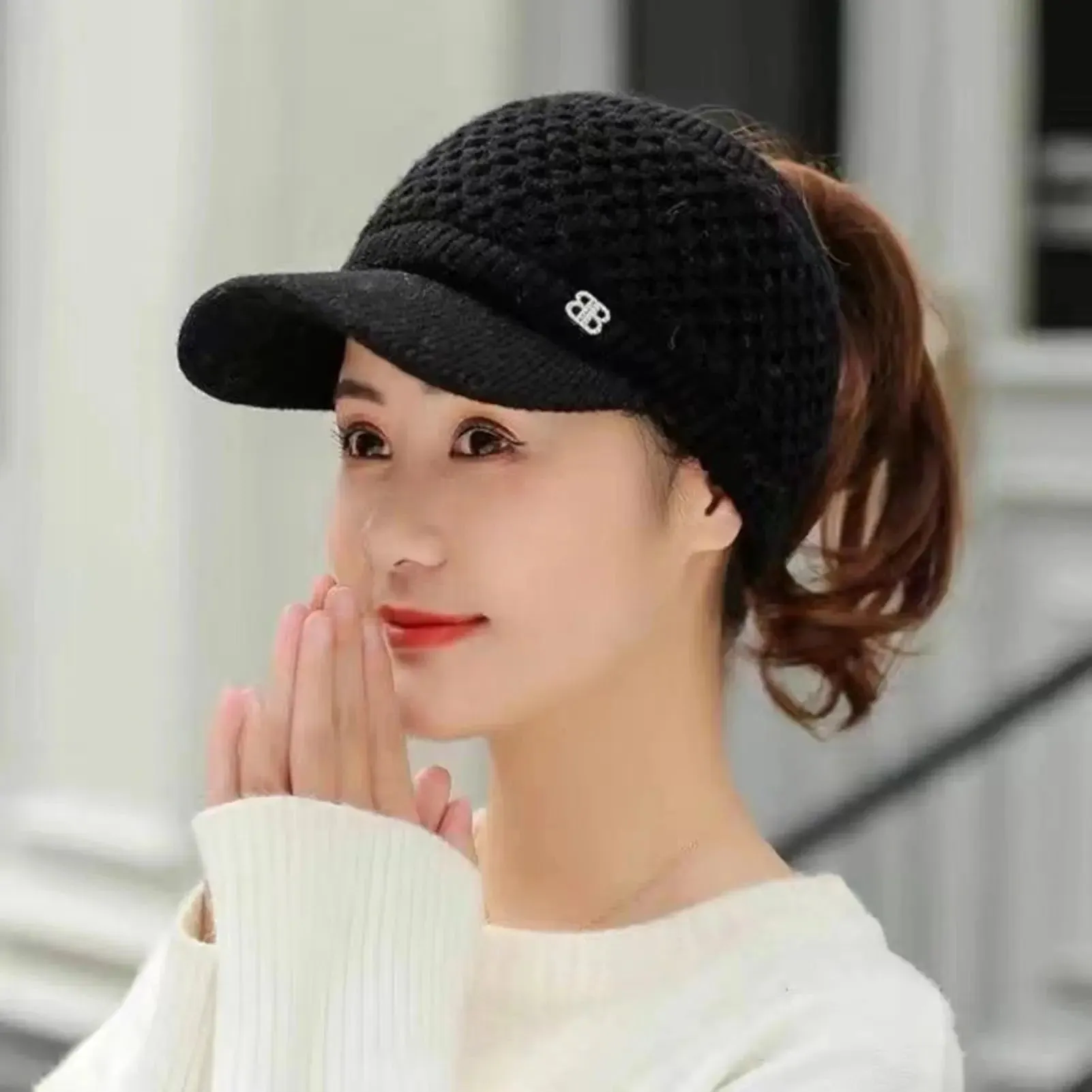 Cozy Fashion Winter Thermal Ladies Knit Cap Solid Color Ladies Hat Casual Winter hat for Outdoor