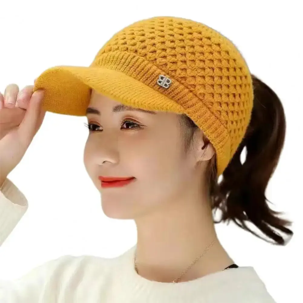 Cozy Fashion Winter Thermal Ladies Knit Cap Solid Color Ladies Hat Casual Winter hat for Outdoor