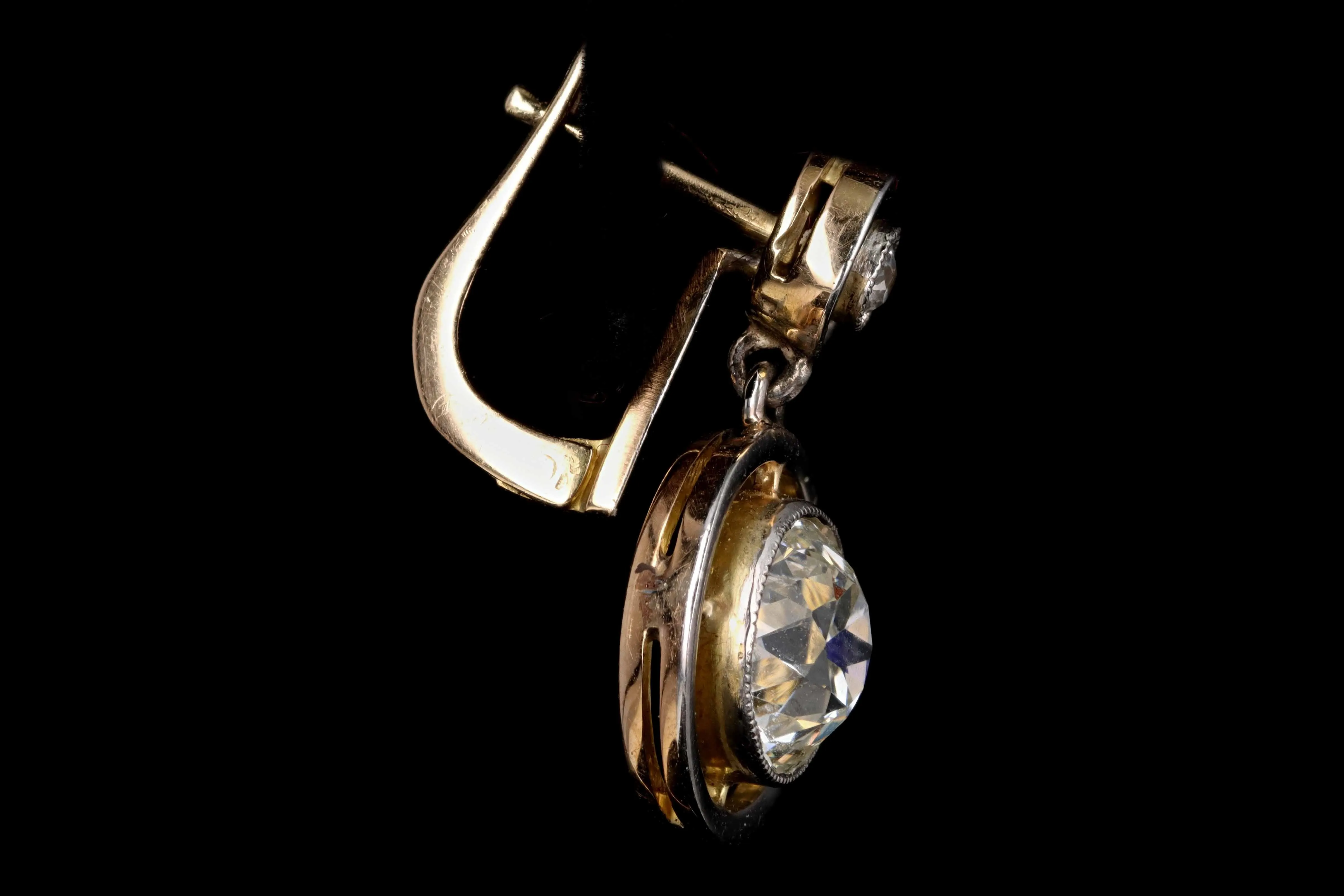 Edwardian 18K Yellow Gold Platinum 3.19 Carat Total Weight Old European Cut Diamond Drop Earrings