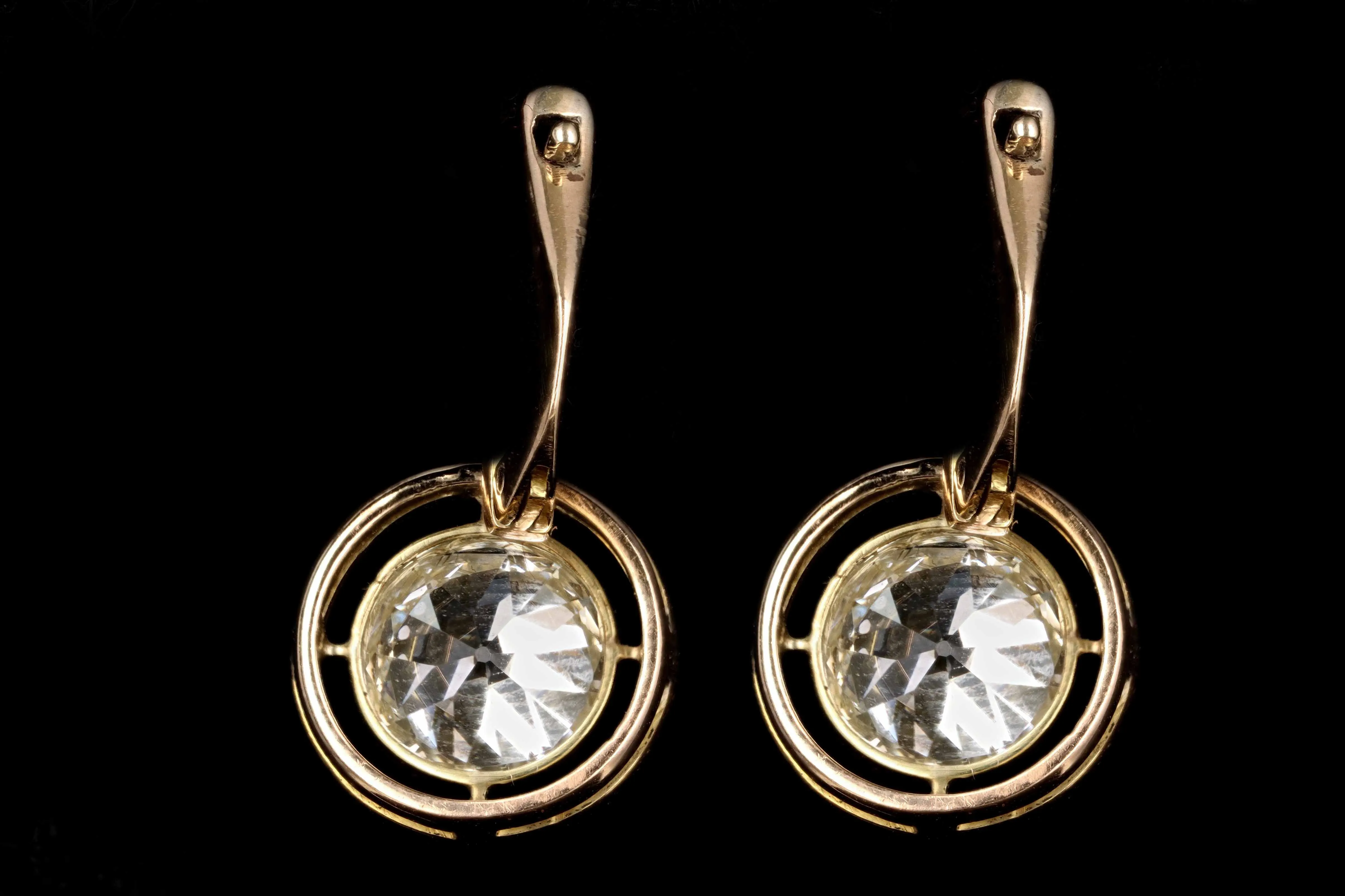 Edwardian 18K Yellow Gold Platinum 3.19 Carat Total Weight Old European Cut Diamond Drop Earrings