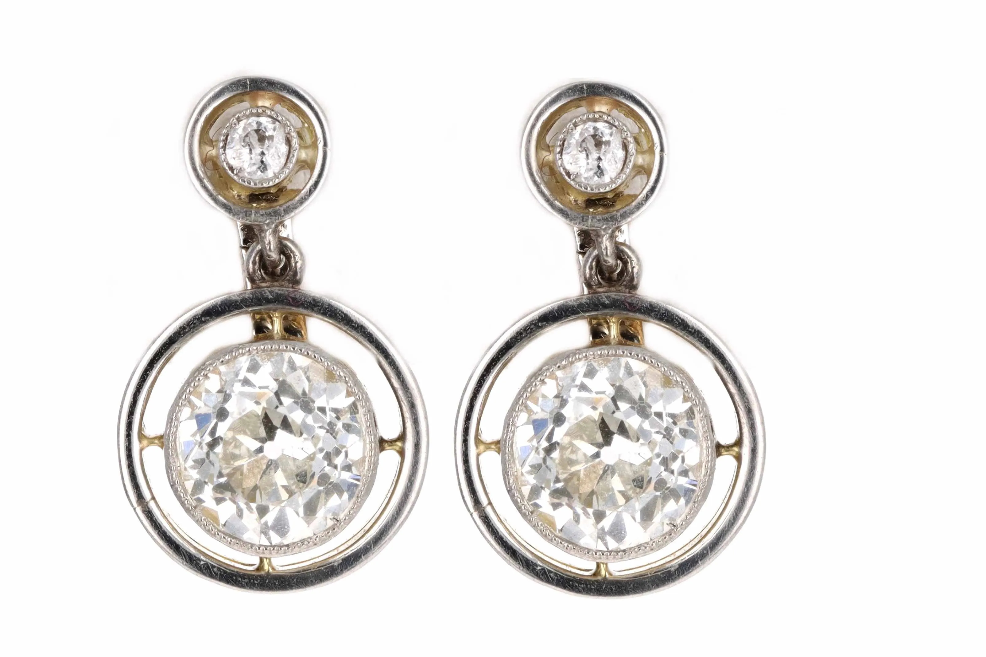 Edwardian 18K Yellow Gold Platinum 3.19 Carat Total Weight Old European Cut Diamond Drop Earrings