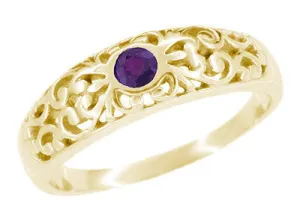 Edwardian Filigree Amethyst Ring in 14 Karat Yellow Gold