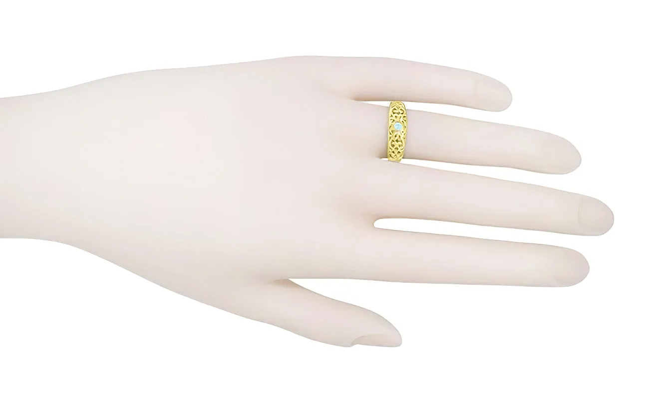 Edwardian Filigree Aquamarine Band Ring in 14 Karat Yellow Gold