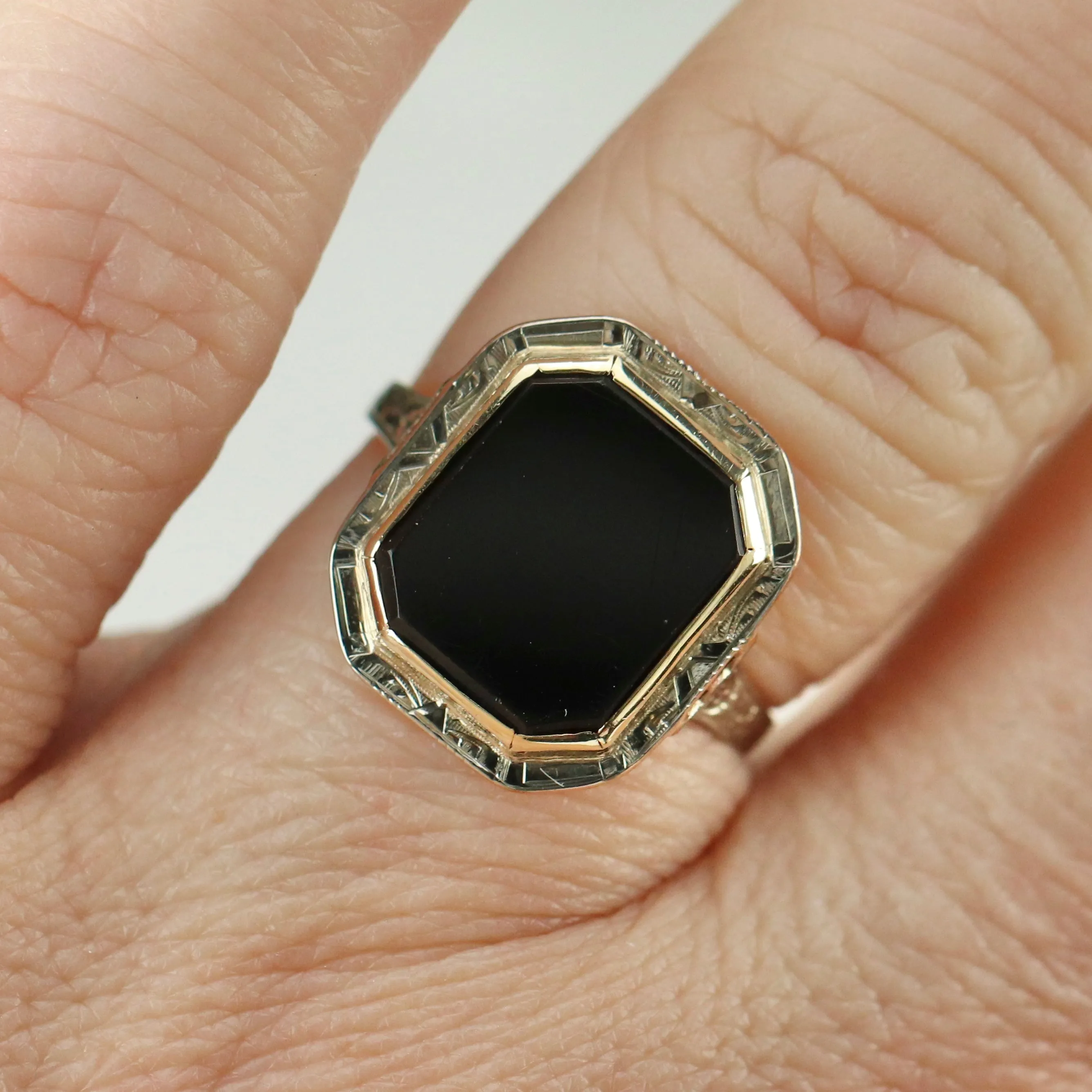 Edwardian onyx ring in yellow and white gold