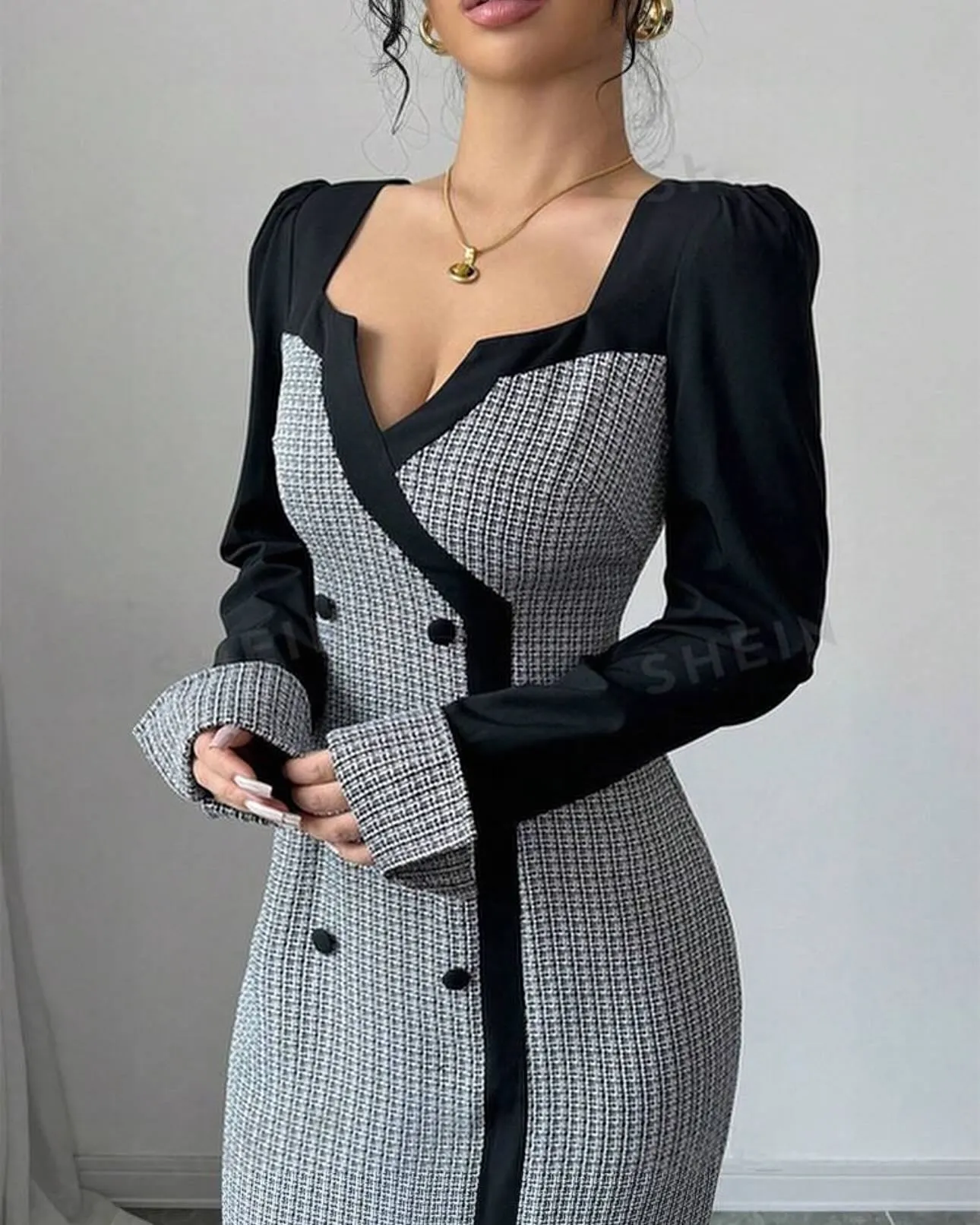 Elegant Contrast Panel Square Neck Long-Sleeve Maxi Dress for Timeless Sophistication