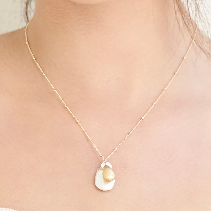 Island Snow Necklace