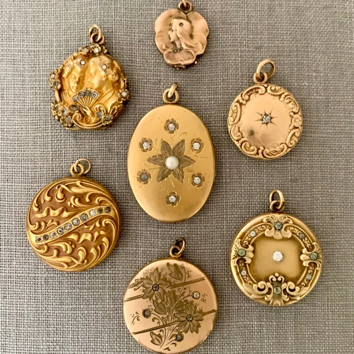 Ladies with Fan Antique Locket