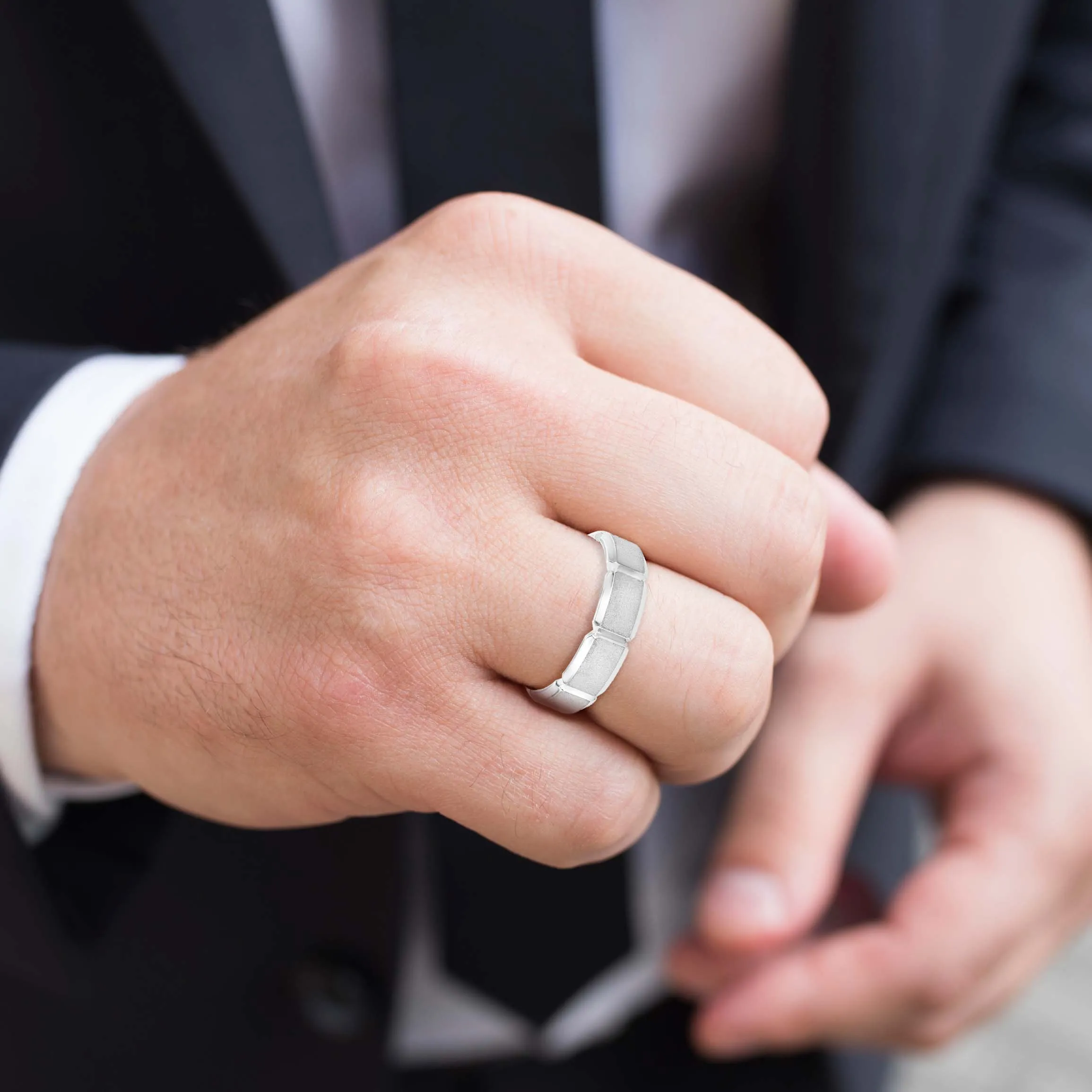 Men's Carved Design Segment Band