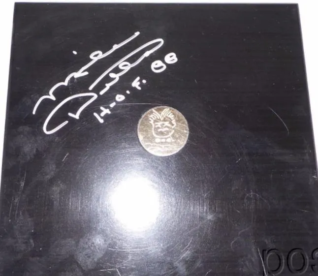 Mike Ditka  Chicago Bears autographed CigarBox 1985 Championship Series