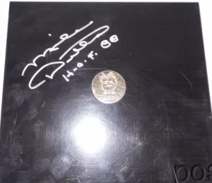 Mike Ditka  Chicago Bears autographed CigarBox 1985 Championship Series