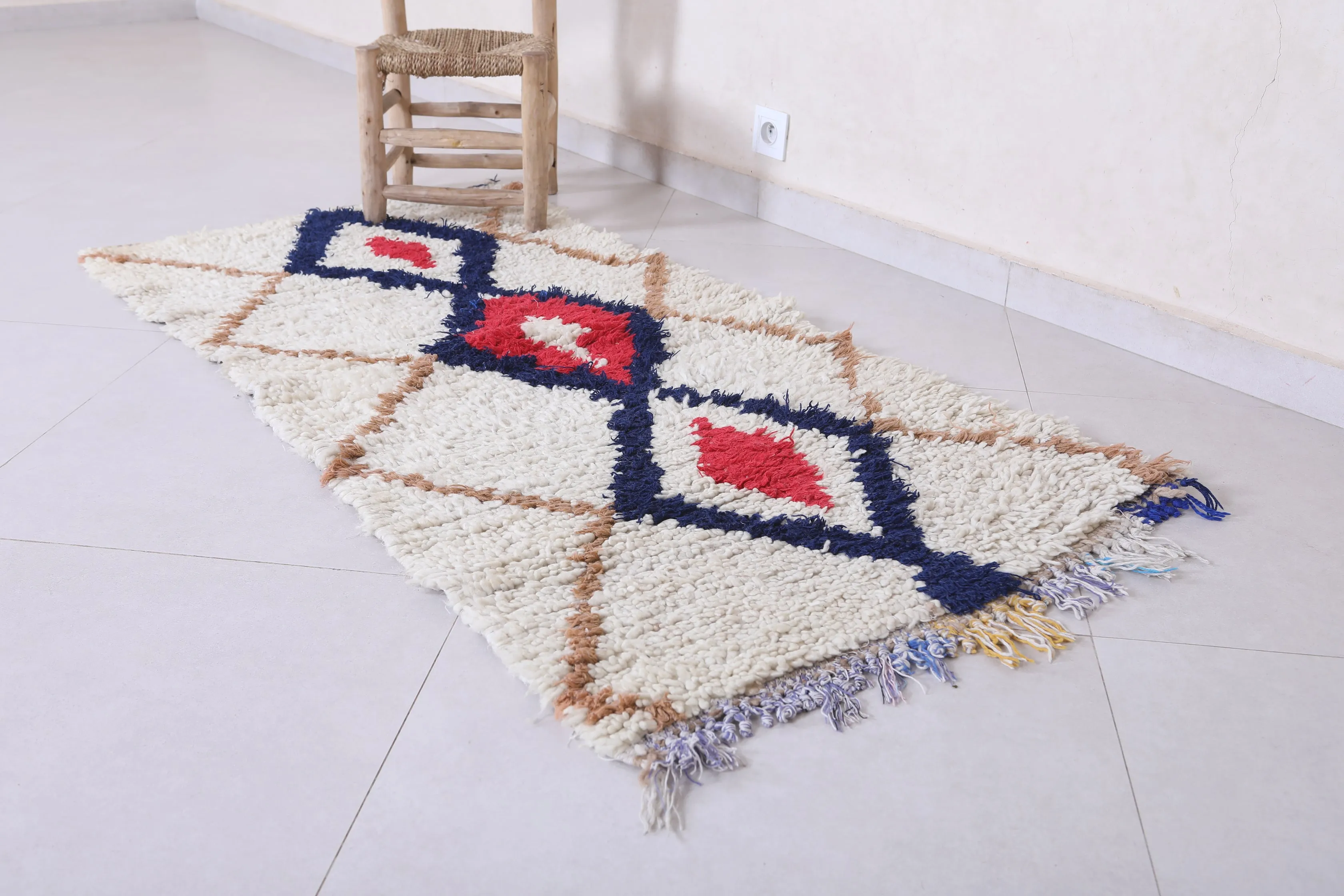 Minimalist Moroccan Berber Rug - 2.5 X 5.3 Feet