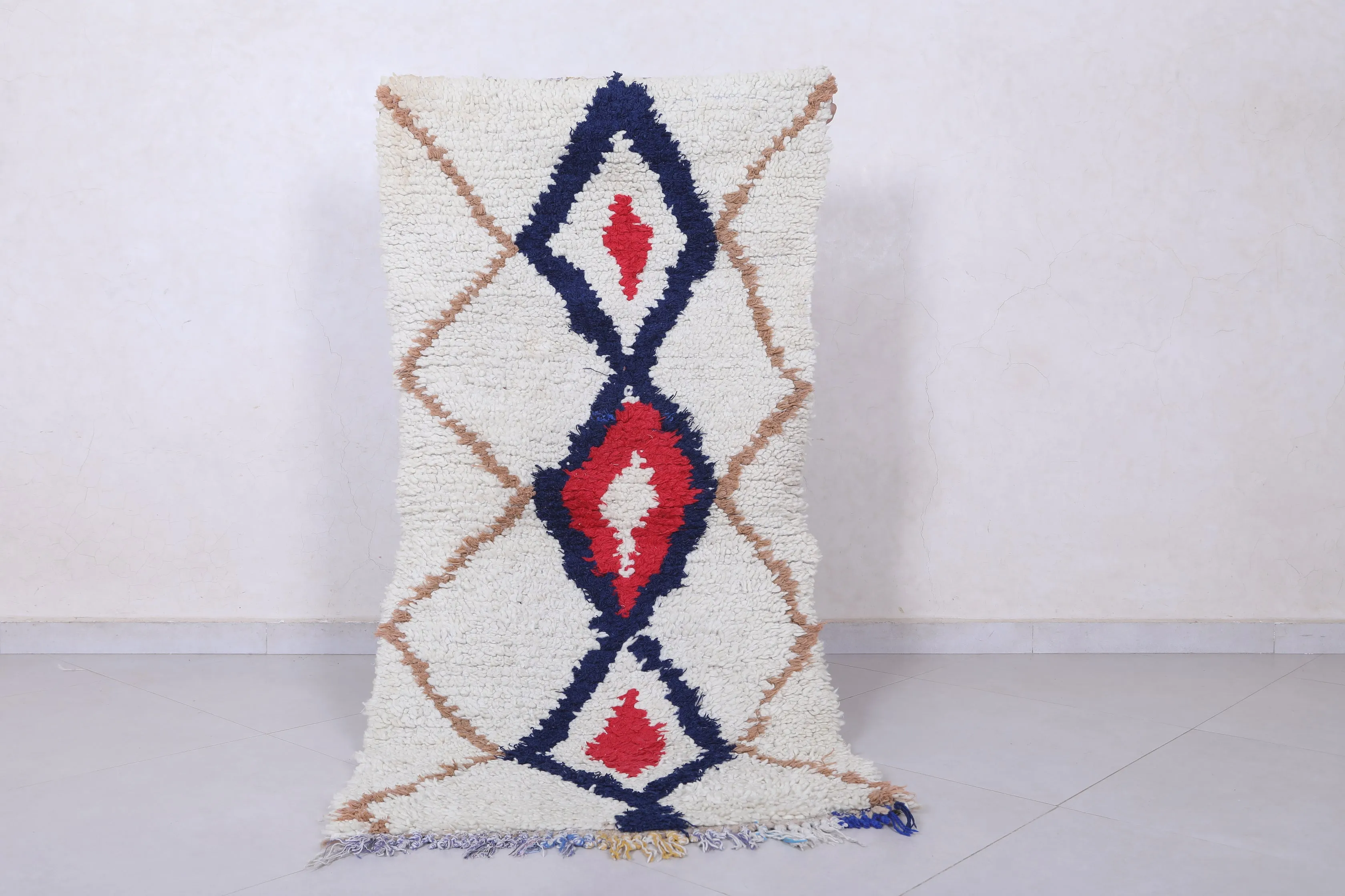 Minimalist Moroccan Berber Rug - 2.5 X 5.3 Feet