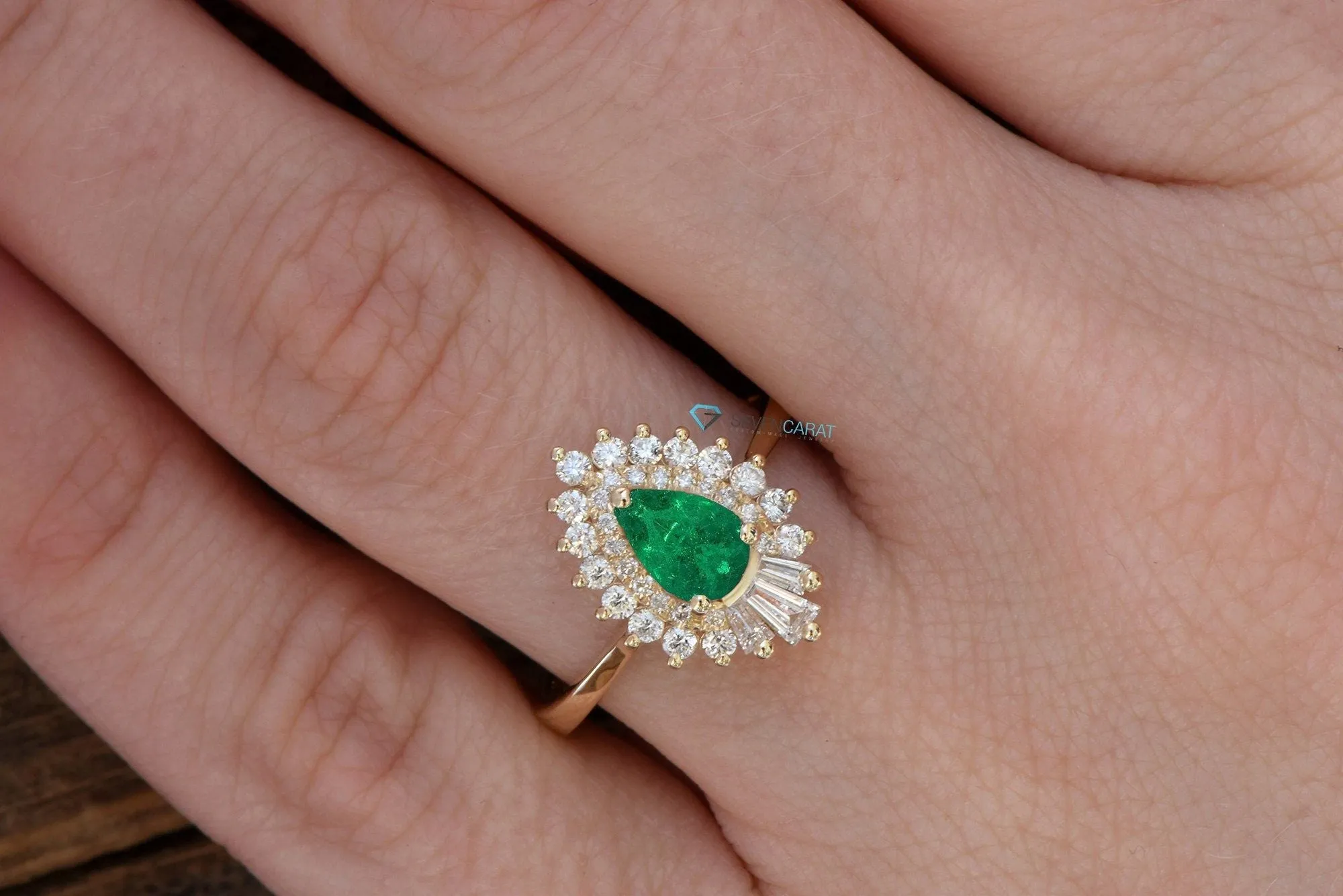 Natural emerald ring-Solid gold ring-Yellow gold-Promise ring-Pear shaped emerald-Art deco ring-Edwardian emerald ring-Emerald ring antique
