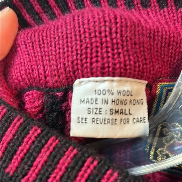 Ossi Skiwear 100% Wool Black &amp; Dark Pink Geometric Pattern Sweater, Size Small