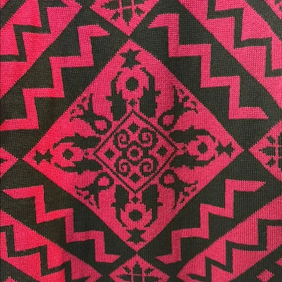 Ossi Skiwear 100% Wool Black &amp; Dark Pink Geometric Pattern Sweater, Size Small