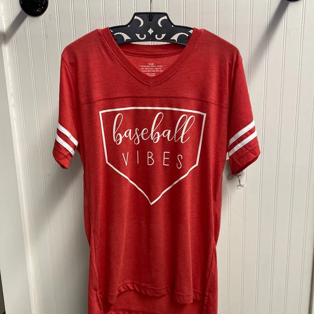 RED BASEBALL VIBES TEE