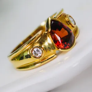 RESERVED: PAYMENT 2 OF 4: SPECIAL: Stunning estate Malayan garnet and diamond ring in 18k yellow gold