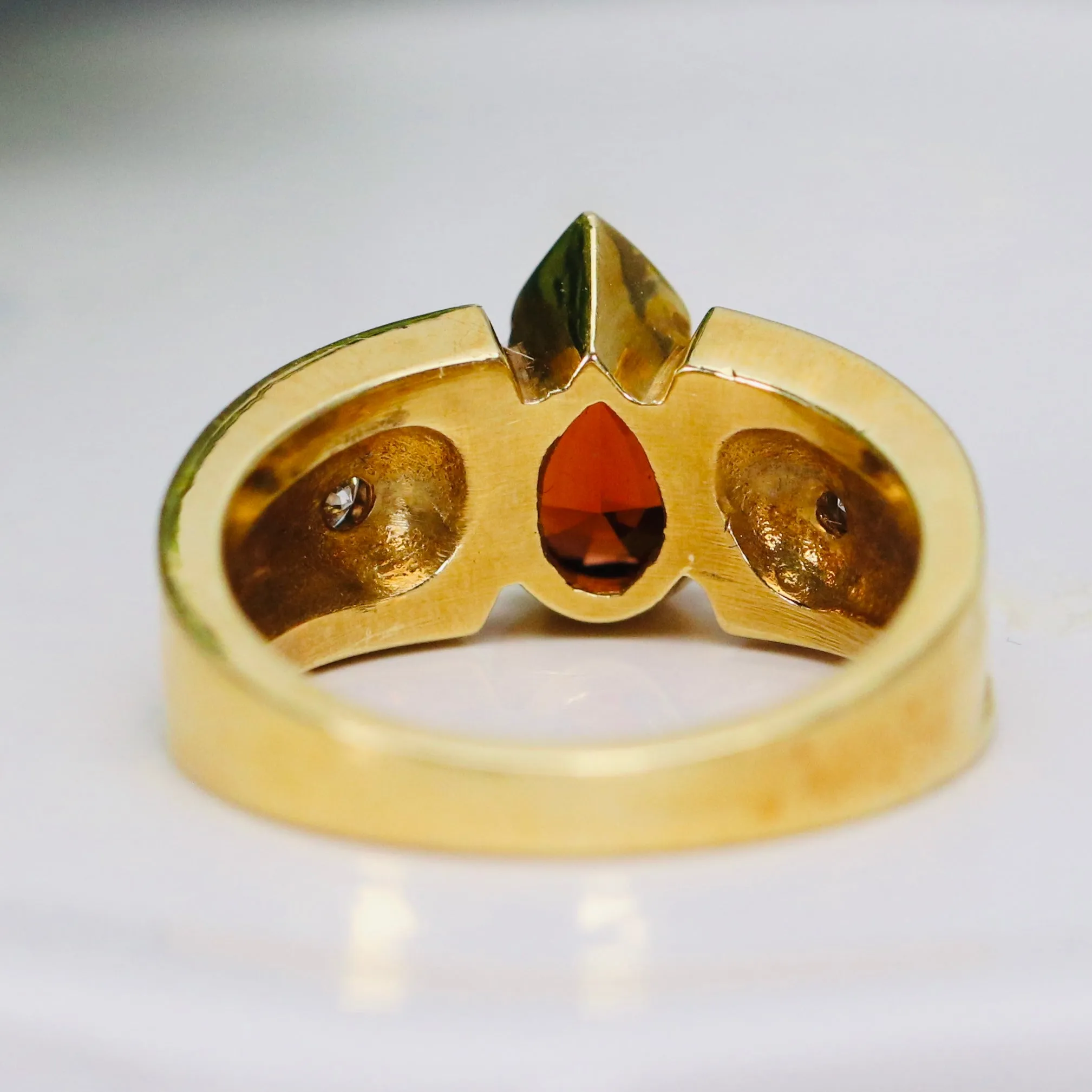 RESERVED: PAYMENT 2 OF 4: SPECIAL: Stunning estate Malayan garnet and diamond ring in 18k yellow gold