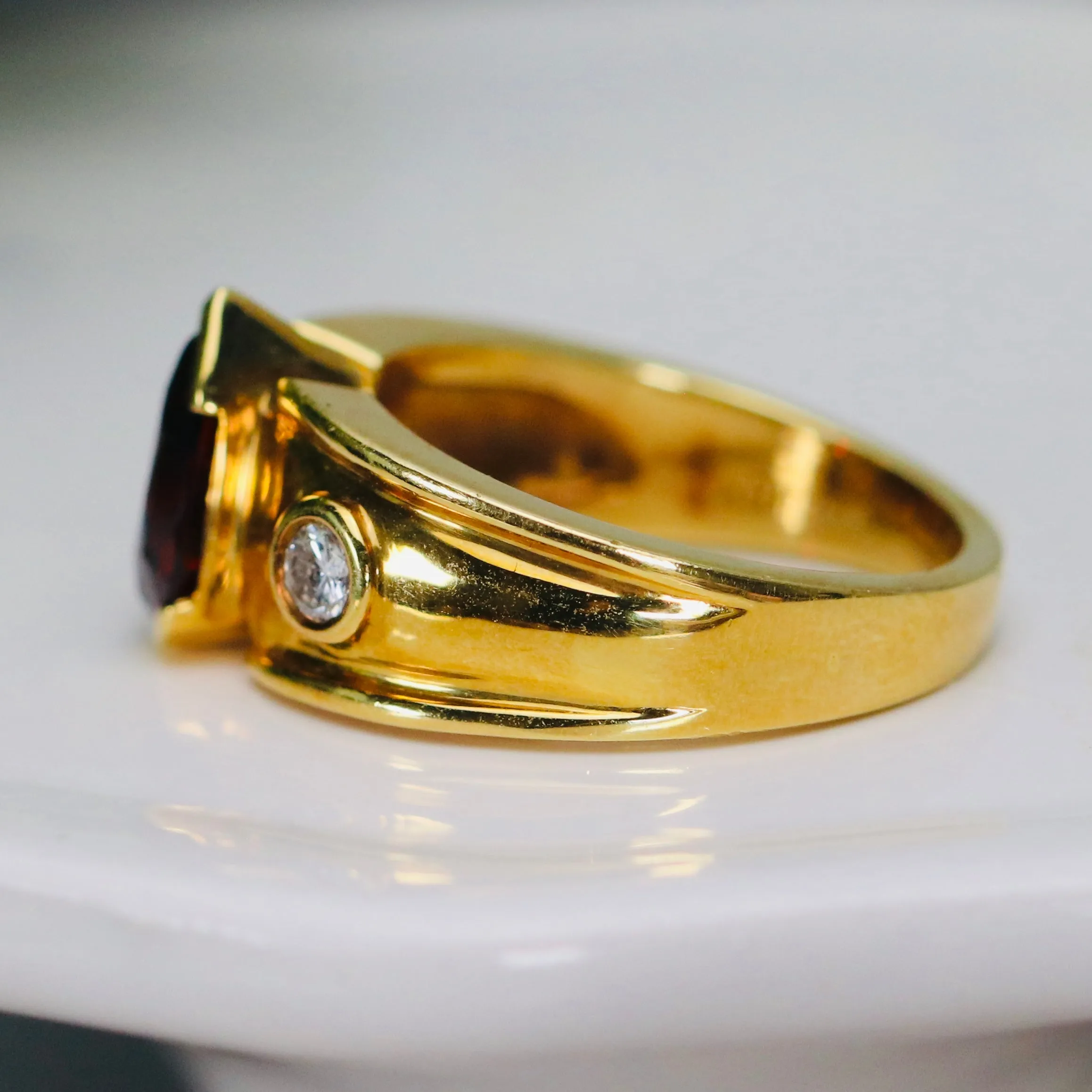 RESERVED: PAYMENT 2 OF 4: SPECIAL: Stunning estate Malayan garnet and diamond ring in 18k yellow gold
