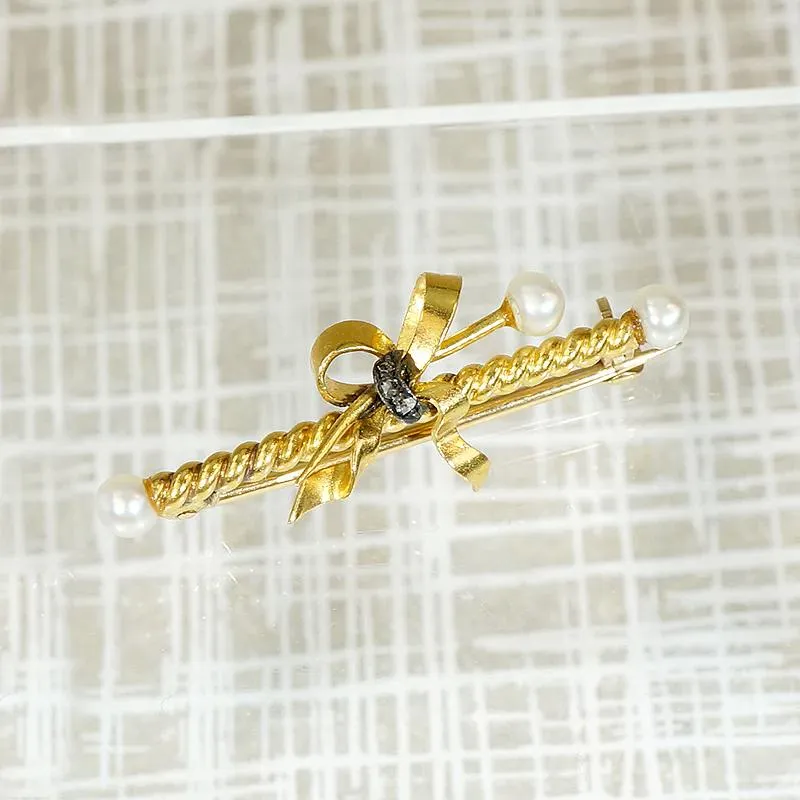 Saucy Bow Diamond & Pearl 18k Brooch