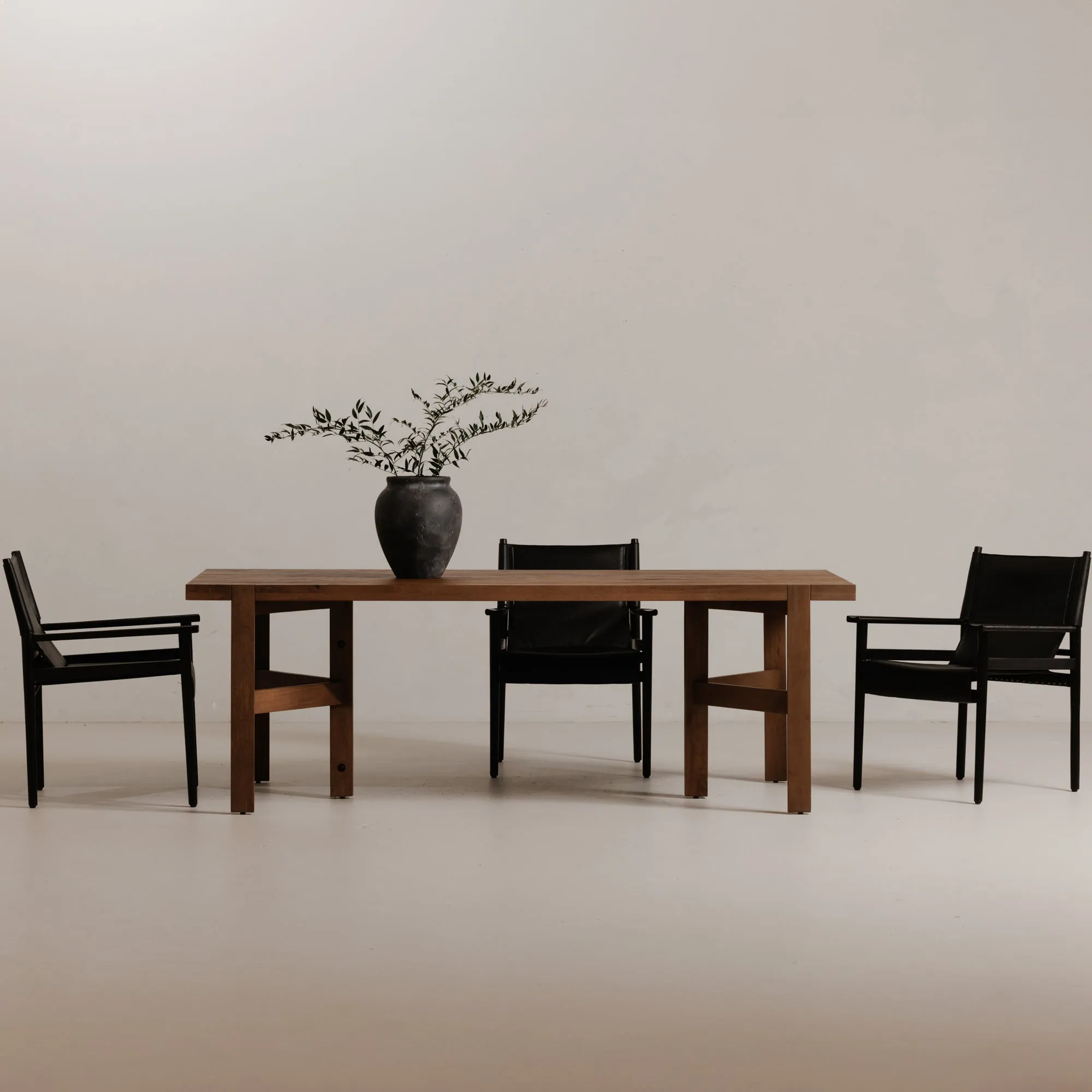 Sleek Modern Sling Chair - High-Quality Top-Grain Buffalo Leather & Sturdy Wood Frame