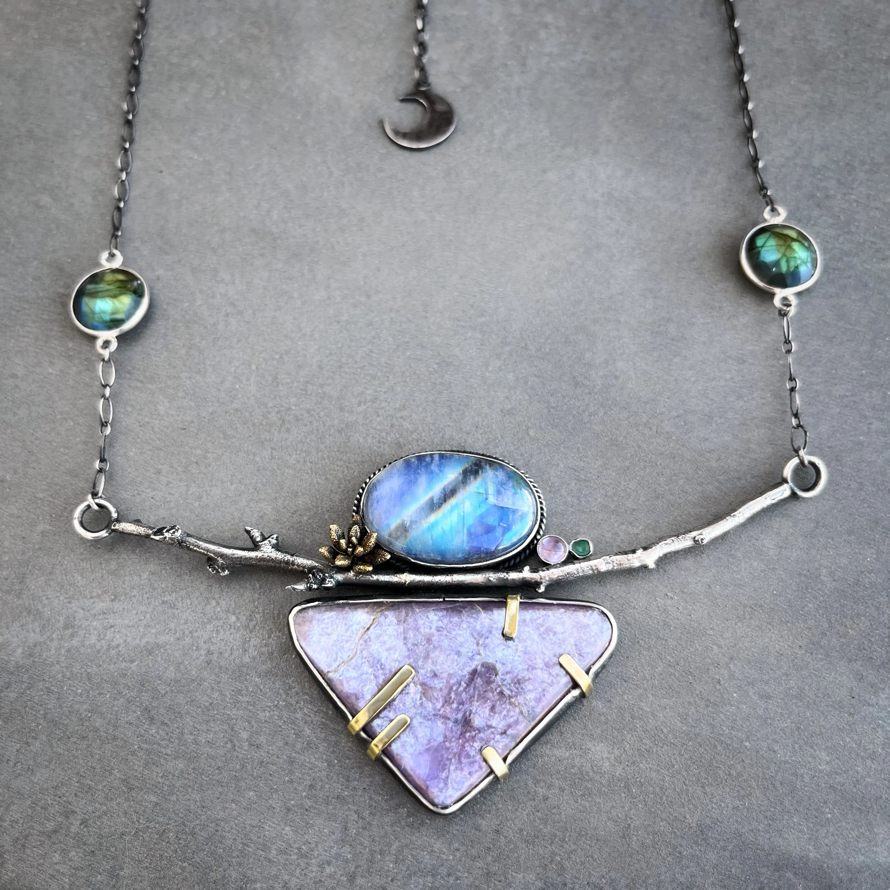 Statement nature necklace in silver