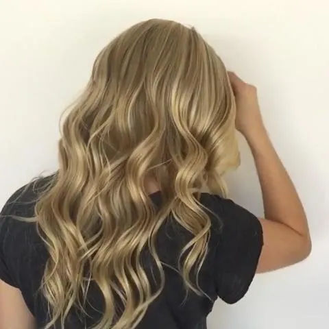 Stylish personality gold long wave wig（Hair root black）
