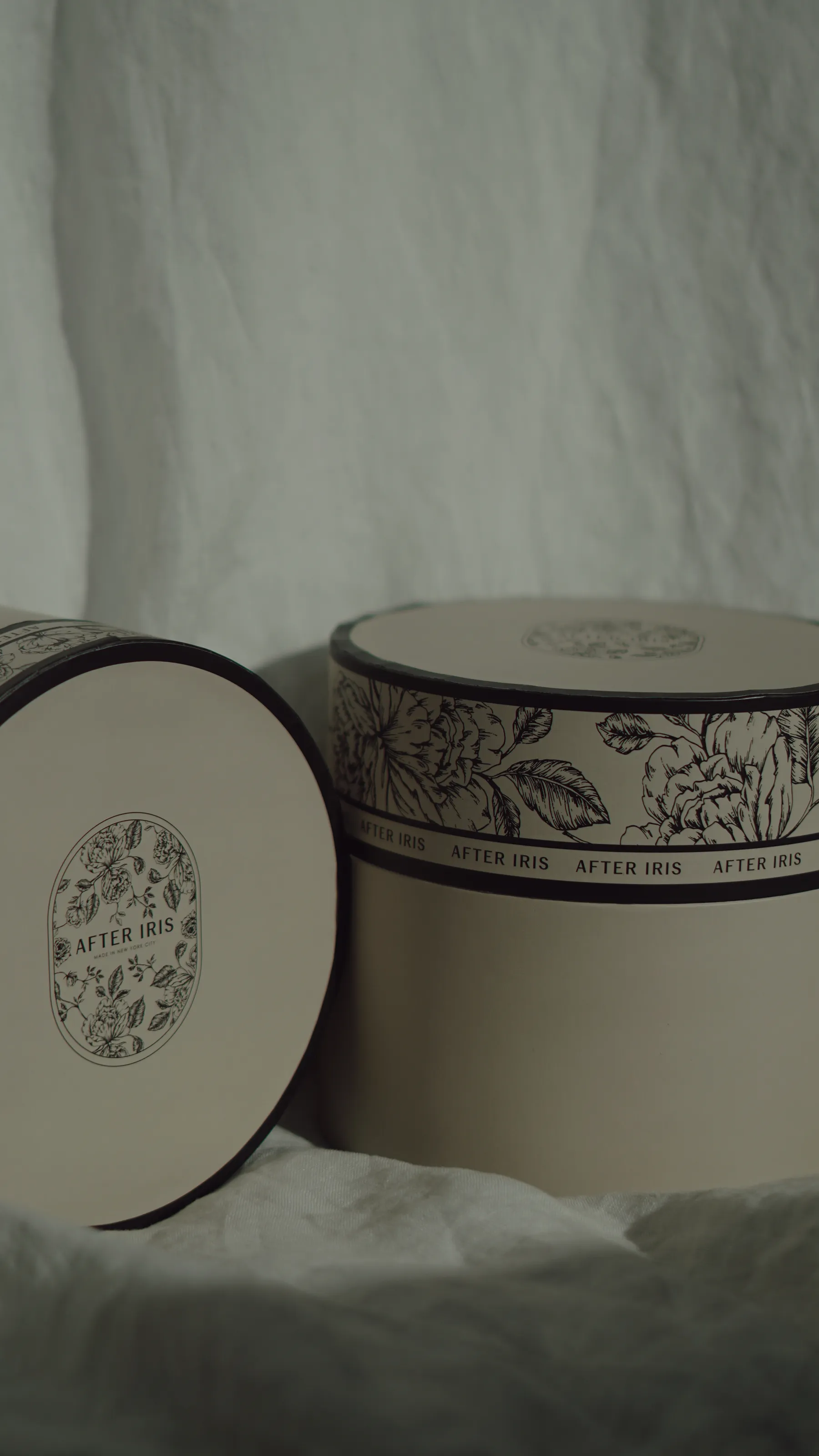 THE ALICE SCRUNCHIE MEDIUM - PORCELAIN
