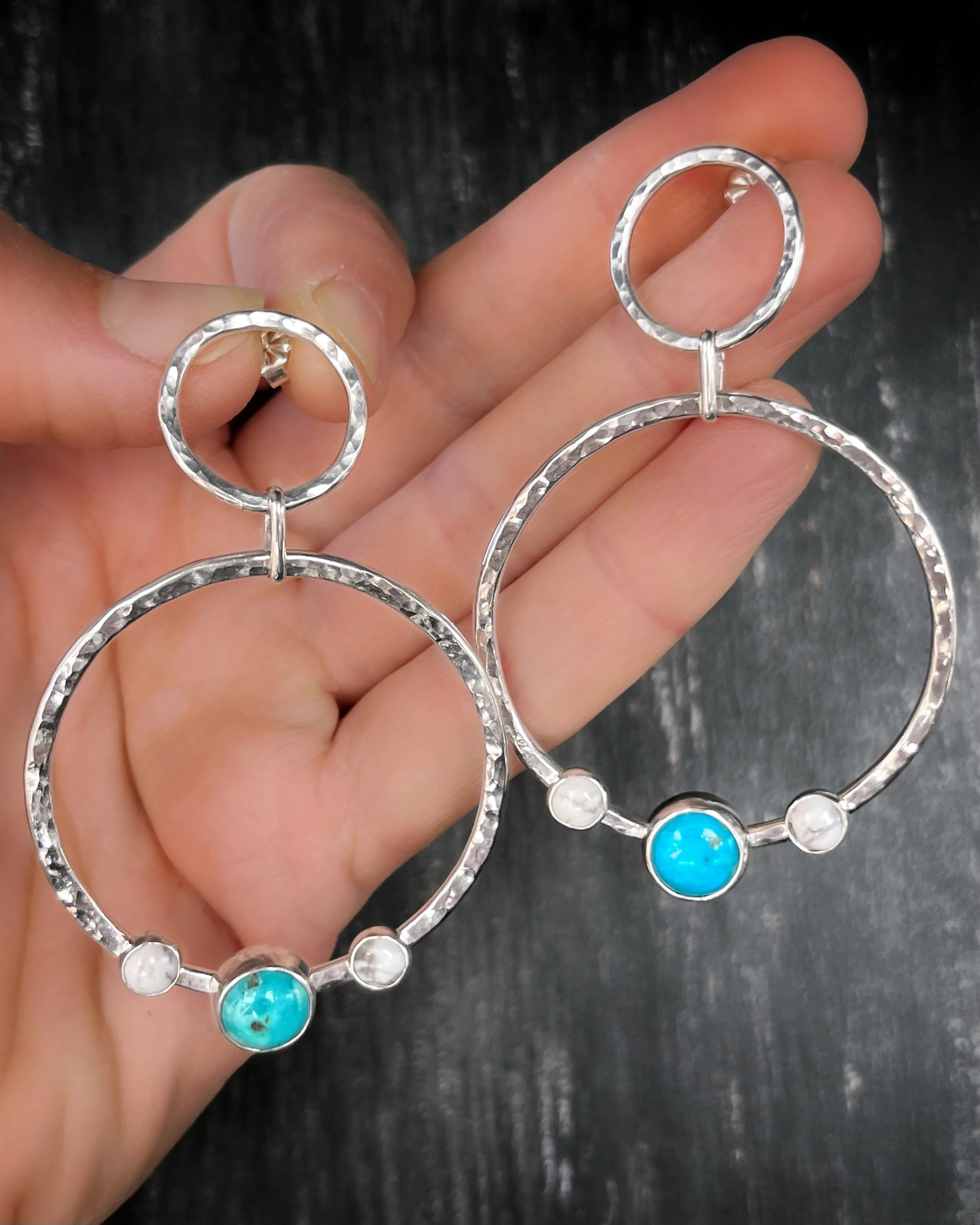 Turquoise & howlite hoop earrings in silver