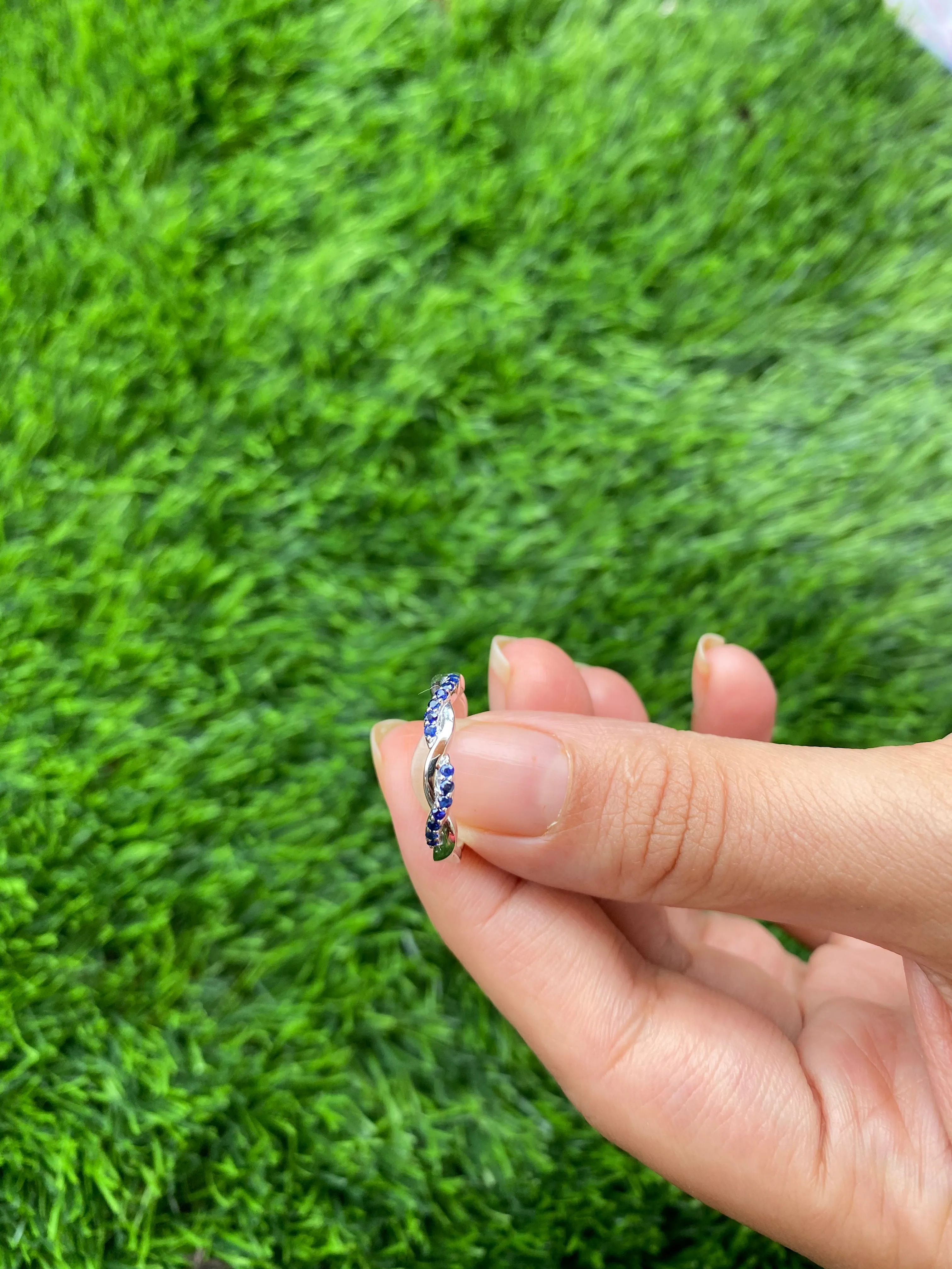 Twisted Band Gemstone Ring