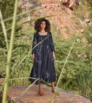 Under Her Gaze Midi Dress