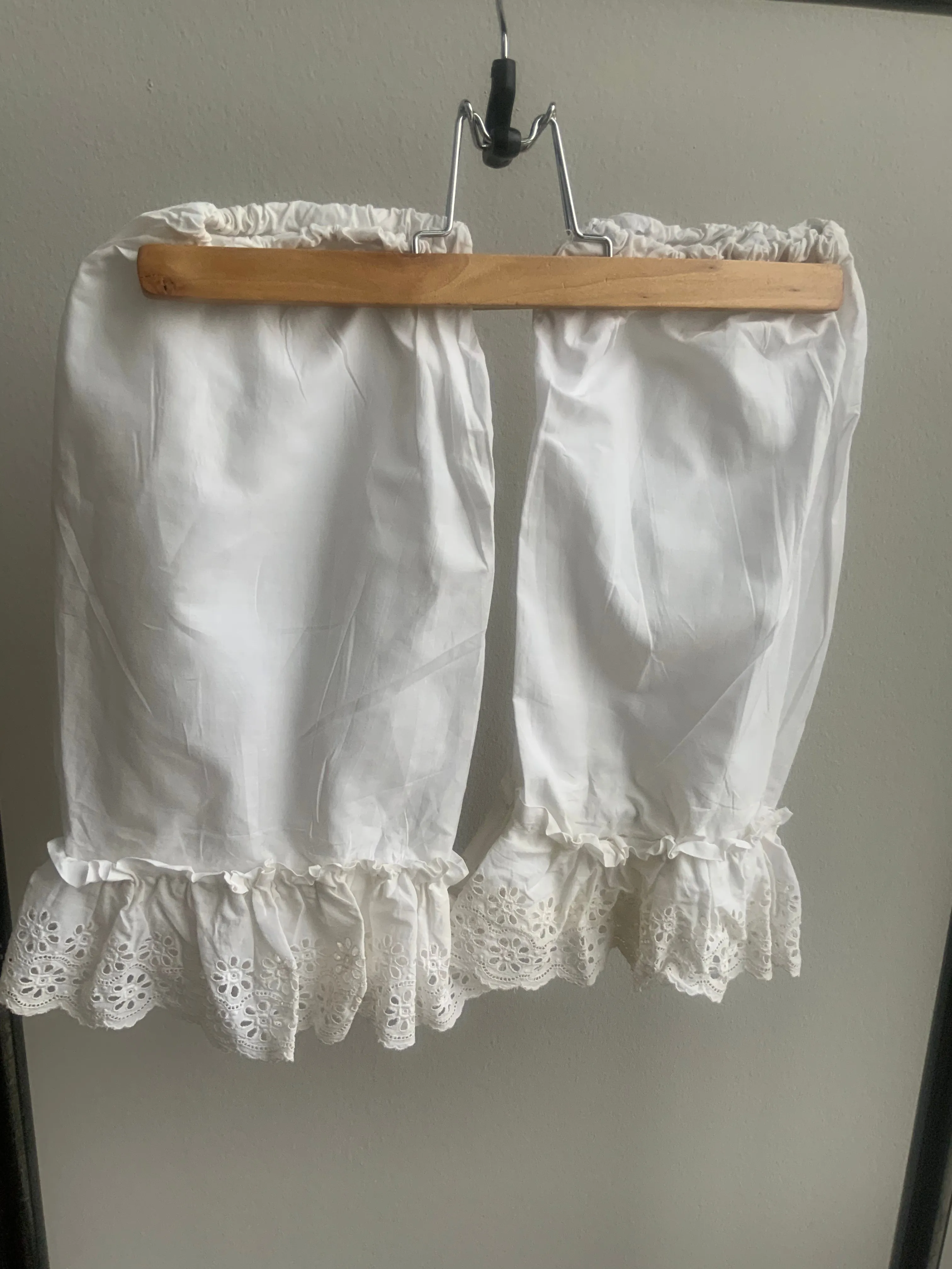 Under Sleeves - 1800