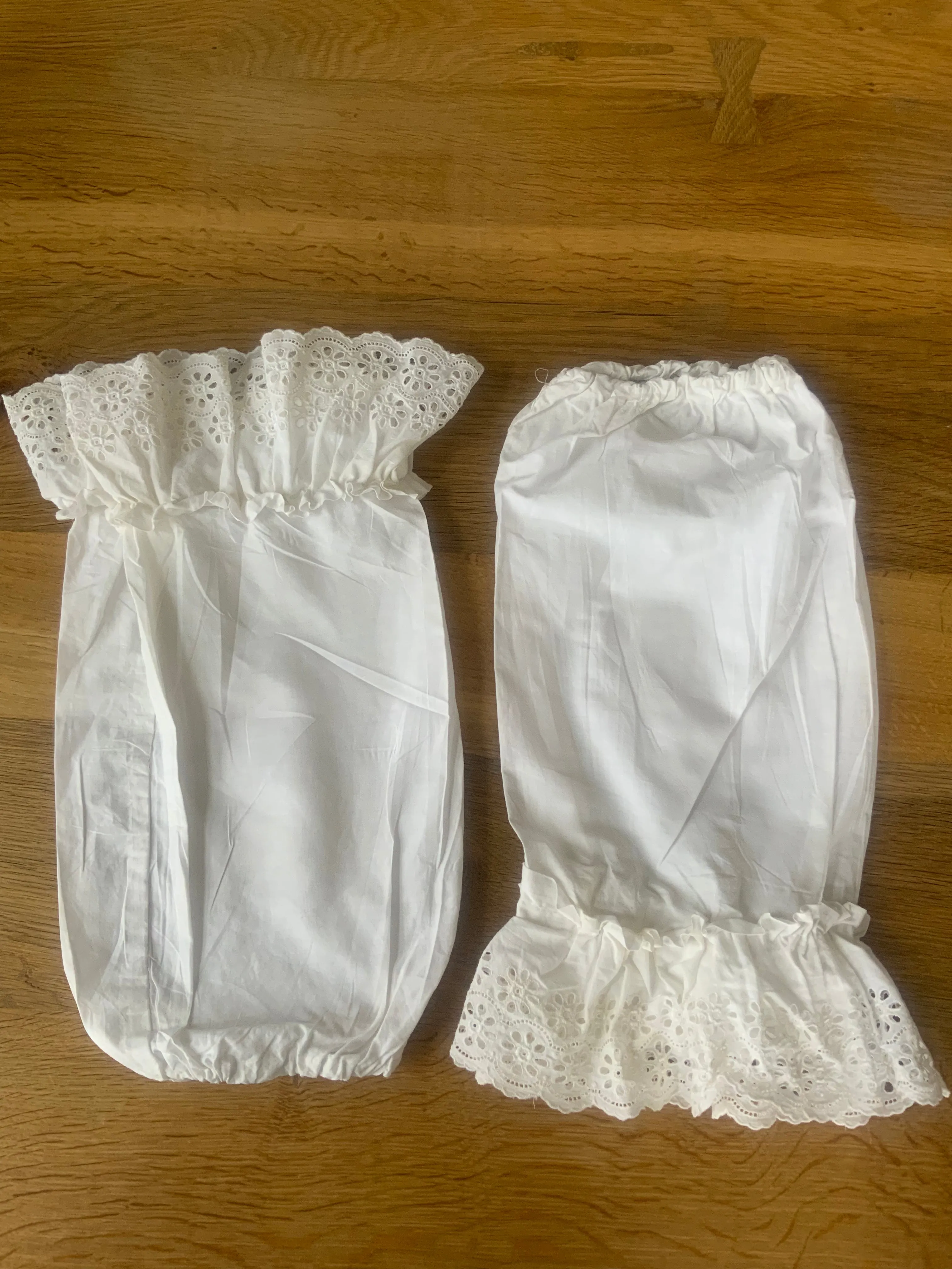 Under Sleeves - 1800