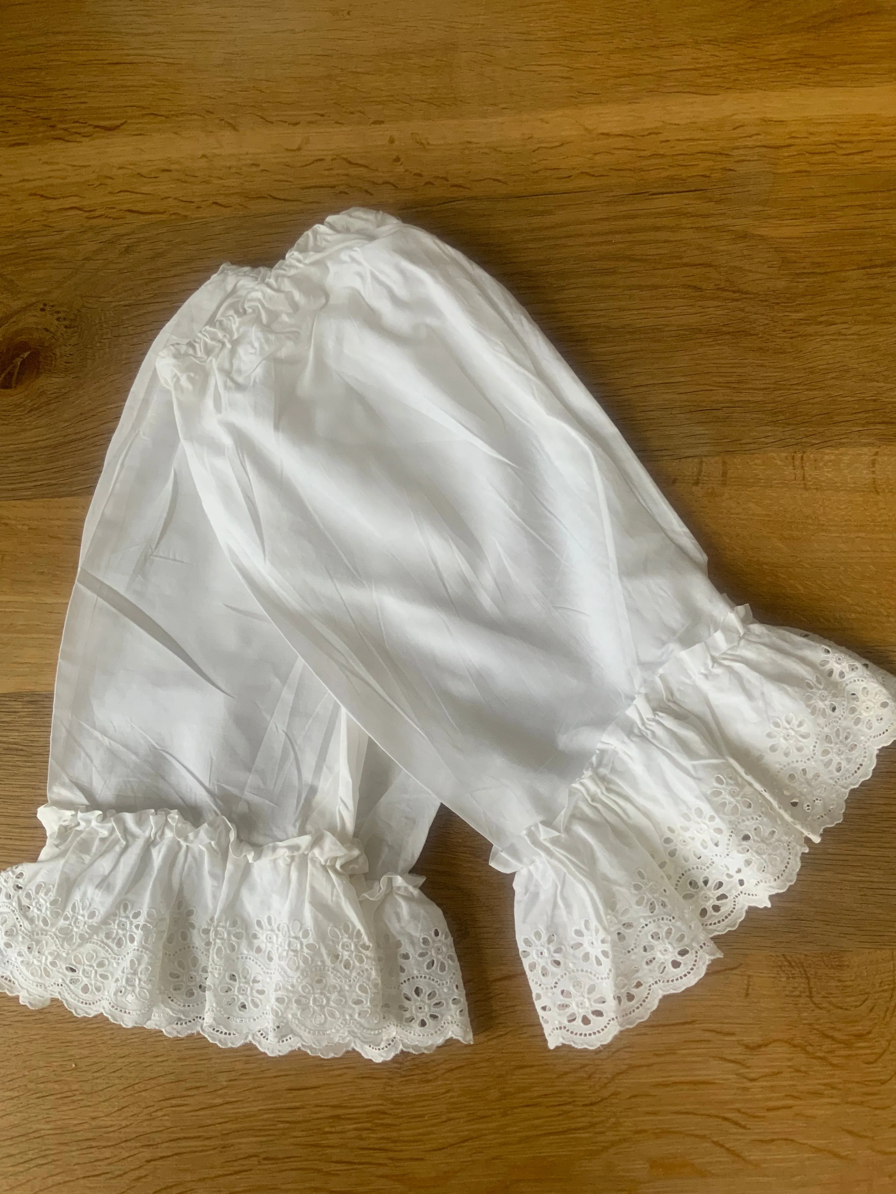 Under Sleeves - 1800