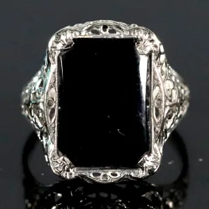 Vintage onyx filigree ring in white gold